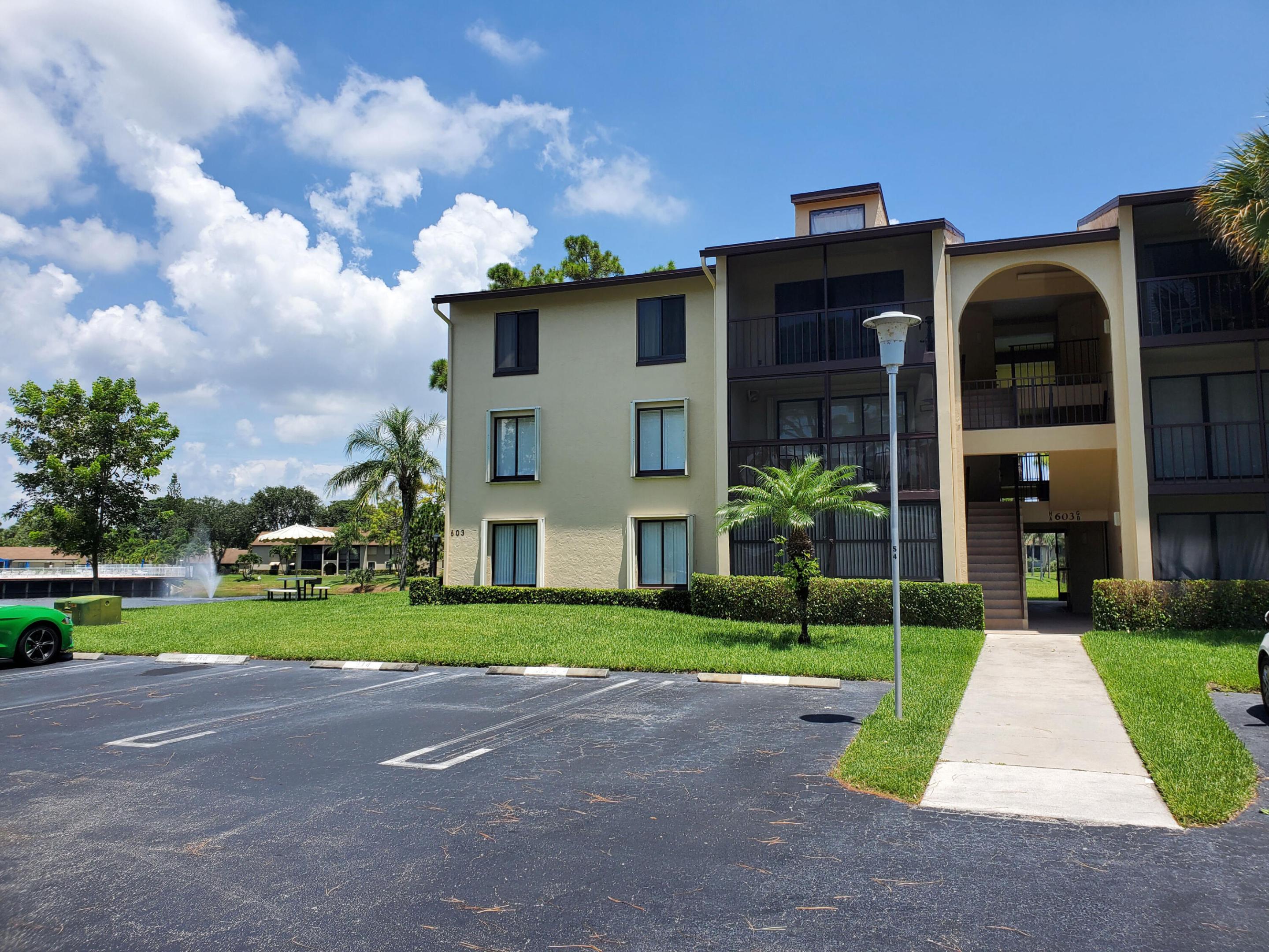 Beautiful & well maintained second floor STUDIO centrally located in West Palm Beach area. Washer & Dryer in the unit. Open space with kitchen, bed, living and dining areas. Peaceful community with pool, tennis court, club house access and BBQ area. Cable included.