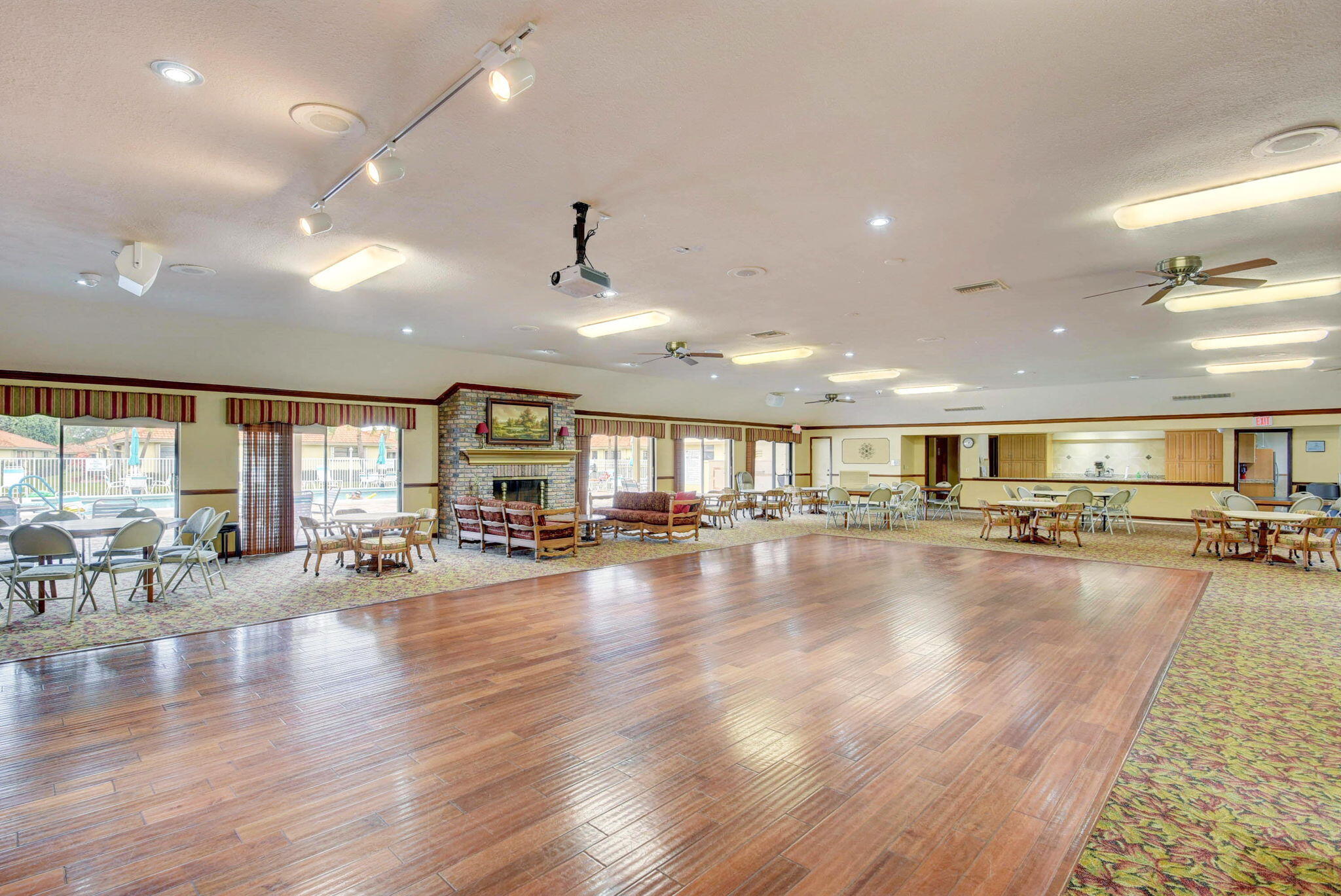 BENT TREE VILLAS WEST CONDO - Residential