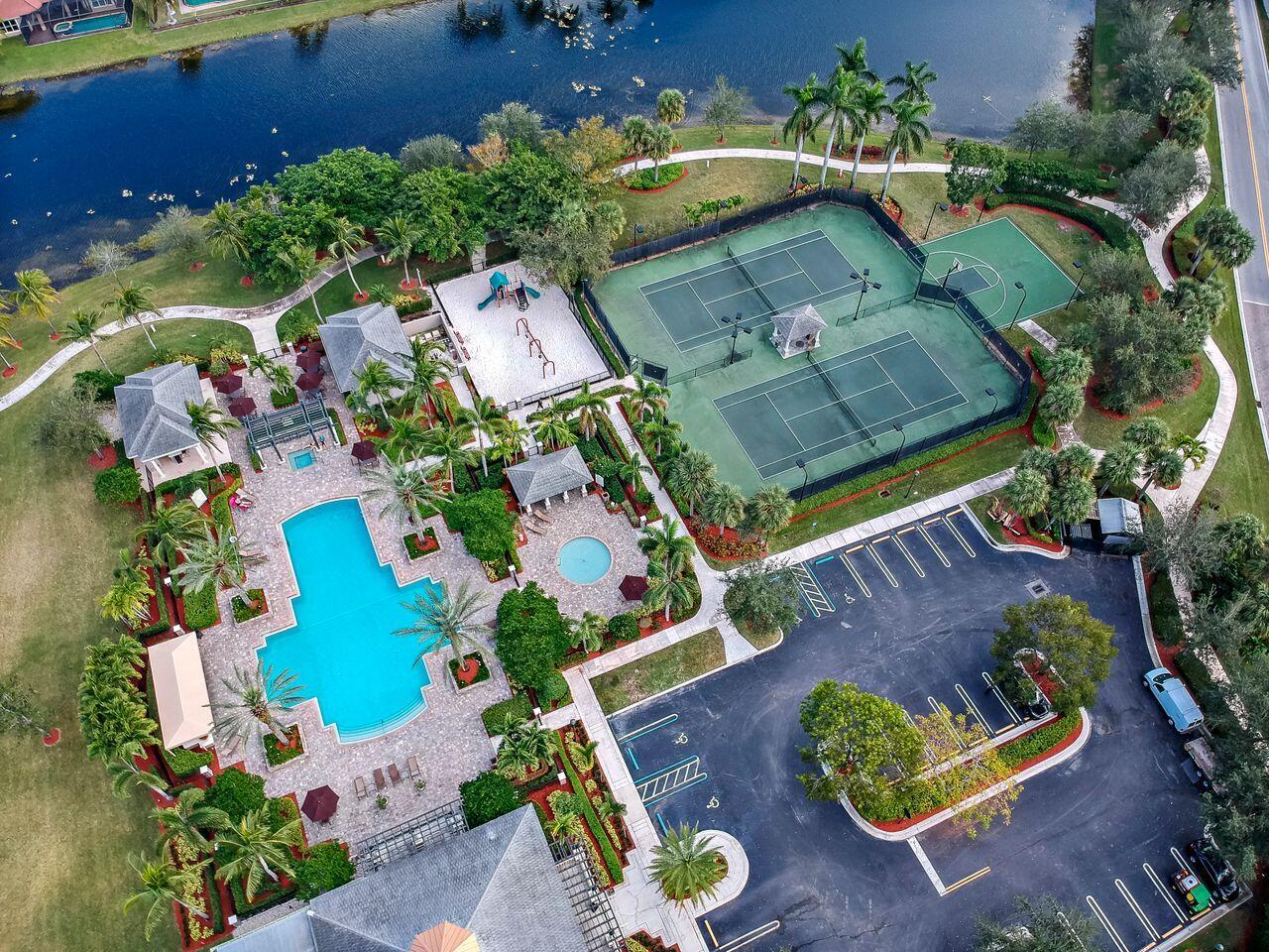 PARKLAND ISLES - Residential