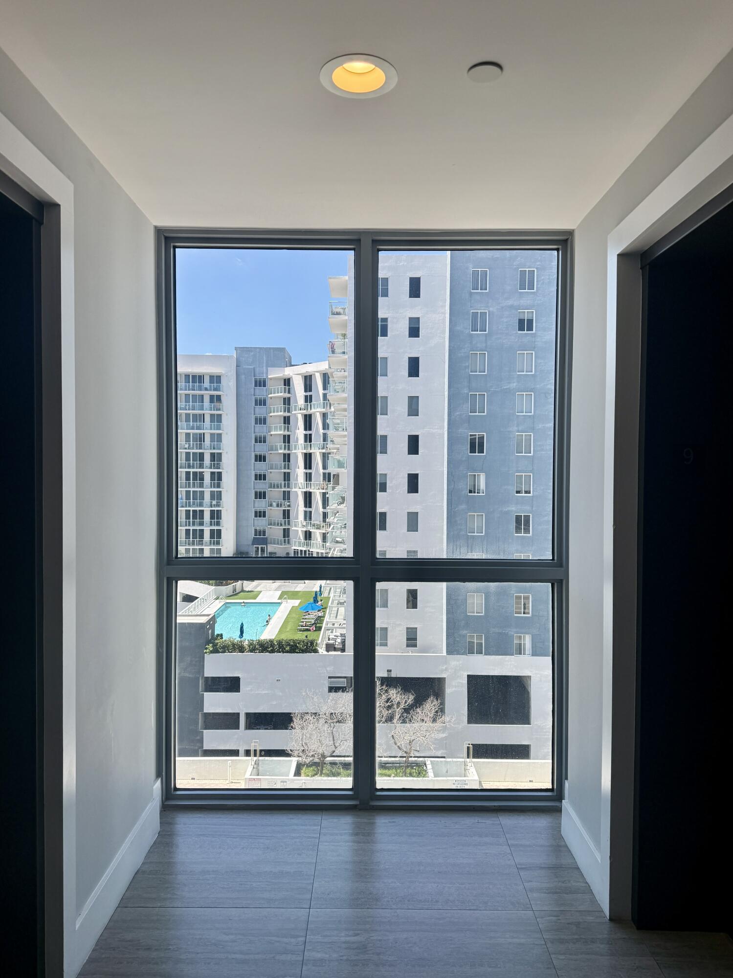 HOLLYWOOD STATION RES CONDO - Residential