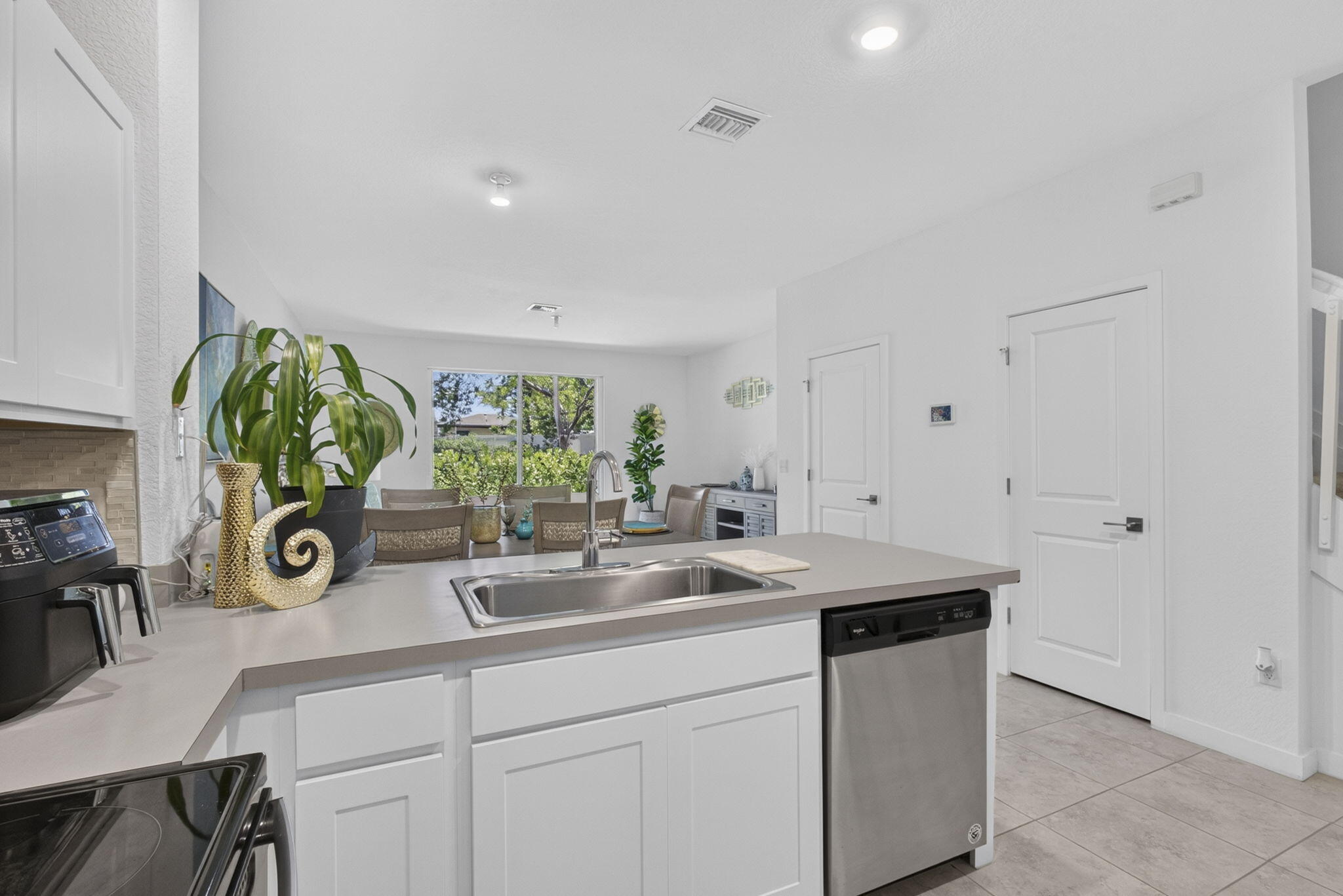 RIVIERA COVE - Residential Lease