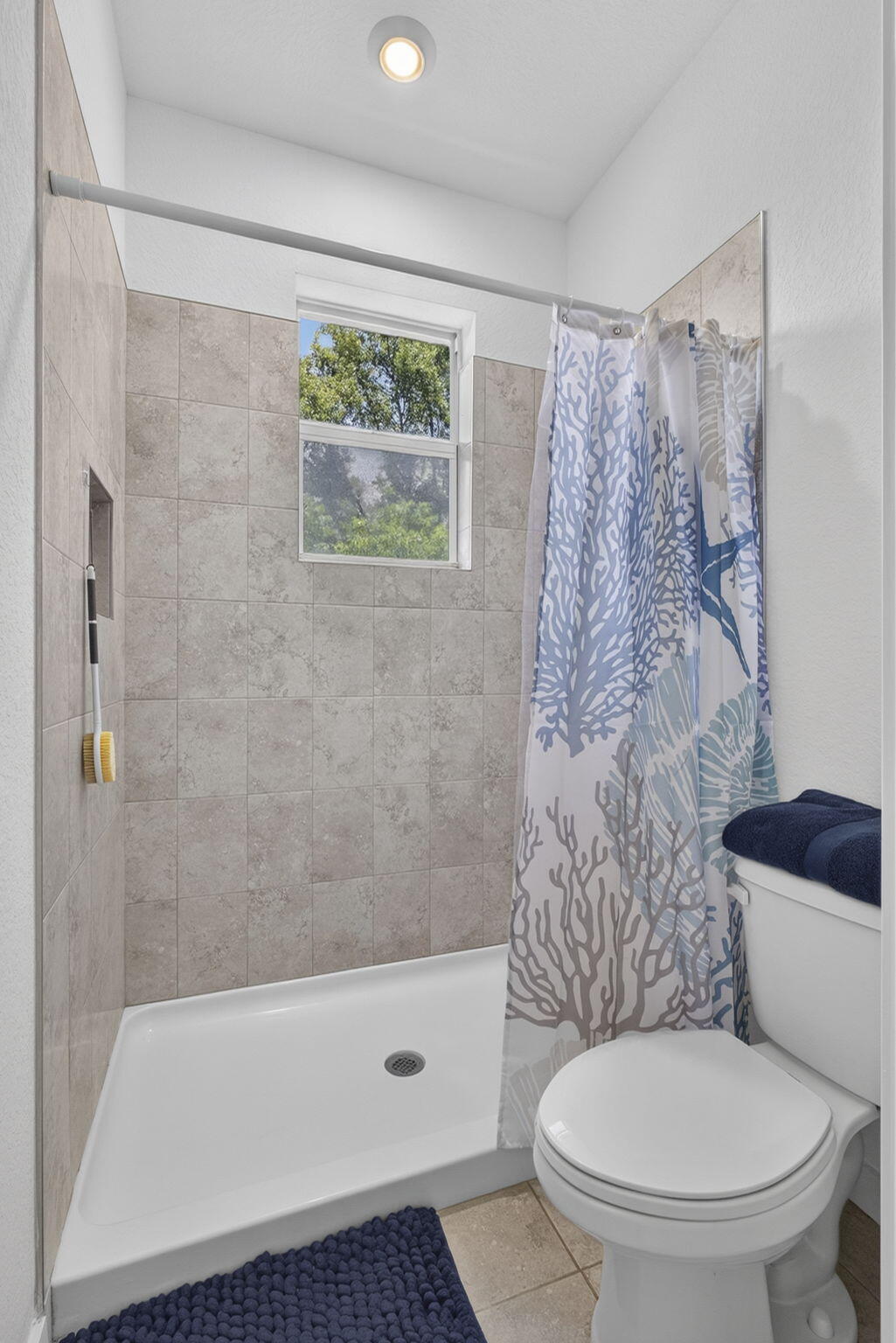 RIVIERA COVE - Residential Lease