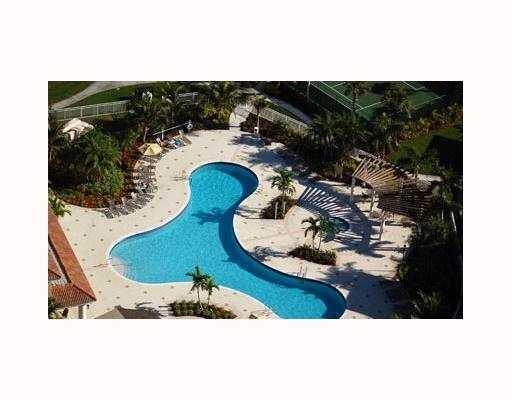 VILLAS AT EMERALD DUNES CONDO - Residential Lease