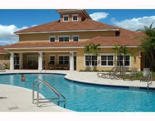 VILLAS AT EMERALD DUNES CONDO - Residential Lease