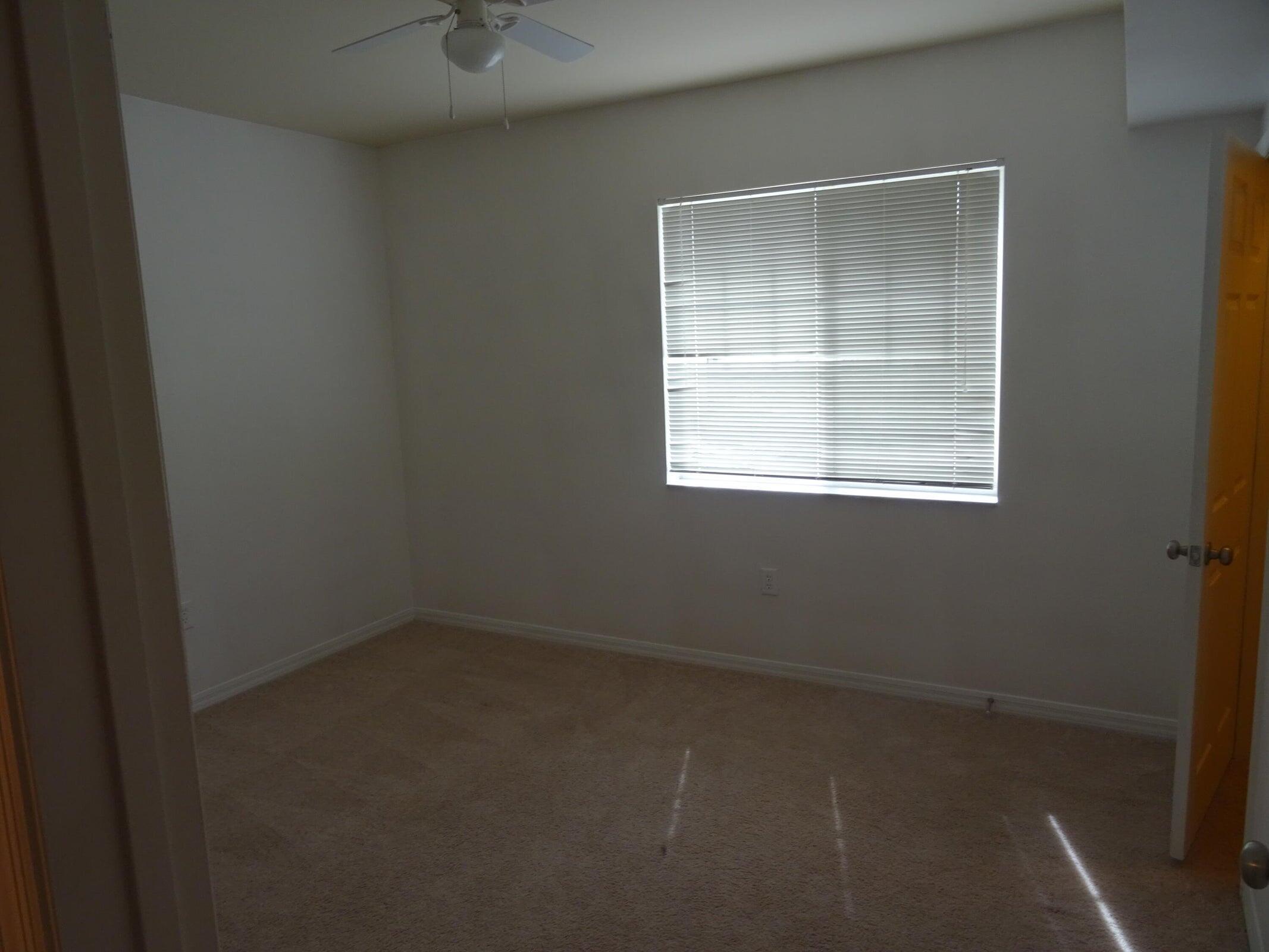 VILLAS AT EMERALD DUNES CONDO - Residential Lease