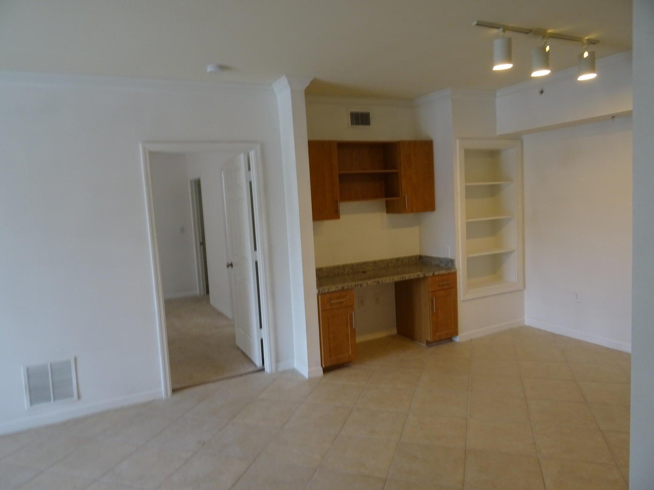 VILLAS AT EMERALD DUNES CONDO - Residential Lease