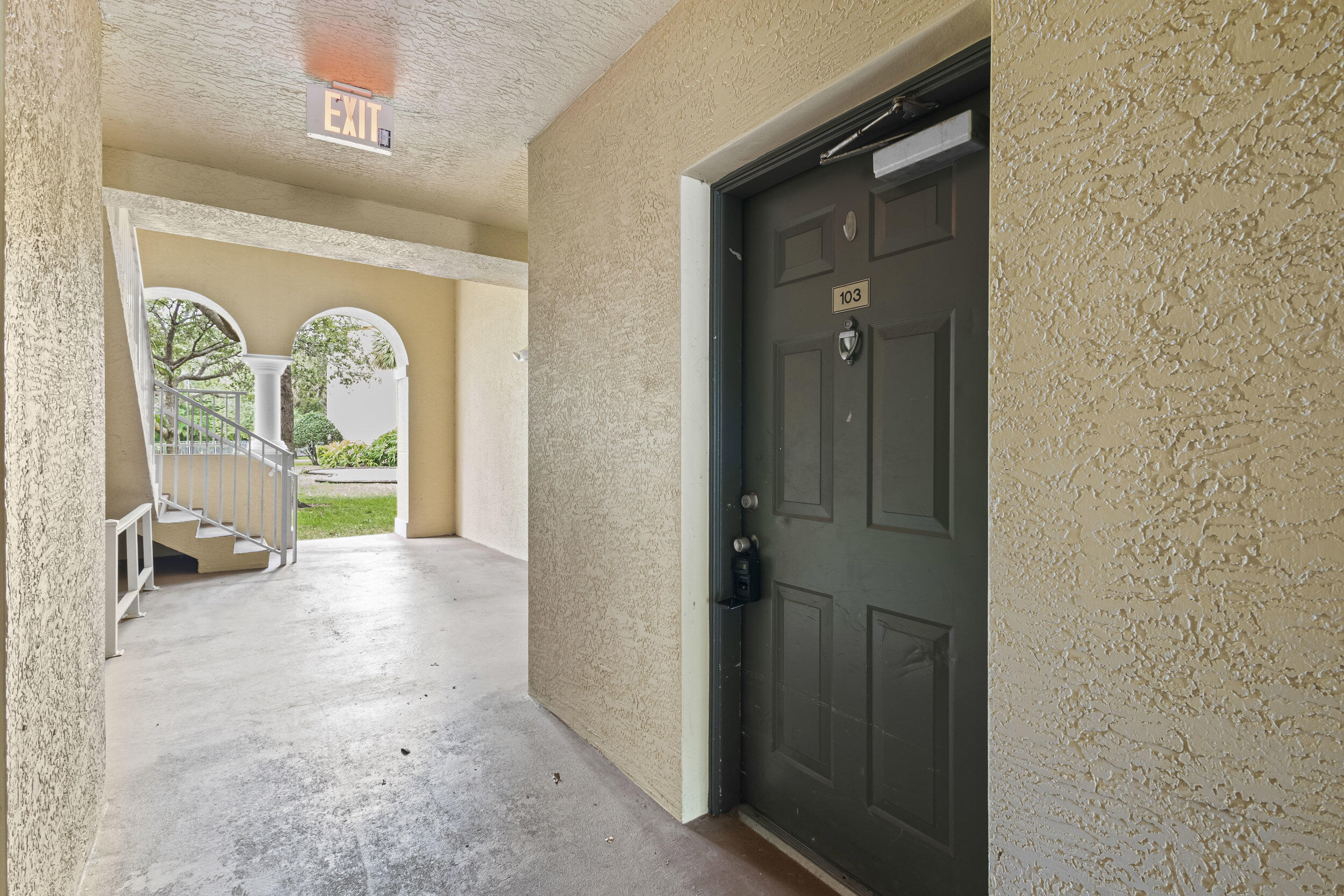 VILLAS AT EMERALD DUNES CONDO - Residential Lease