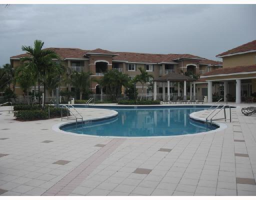 VILLAS AT EMERALD DUNES CONDO - Residential Lease