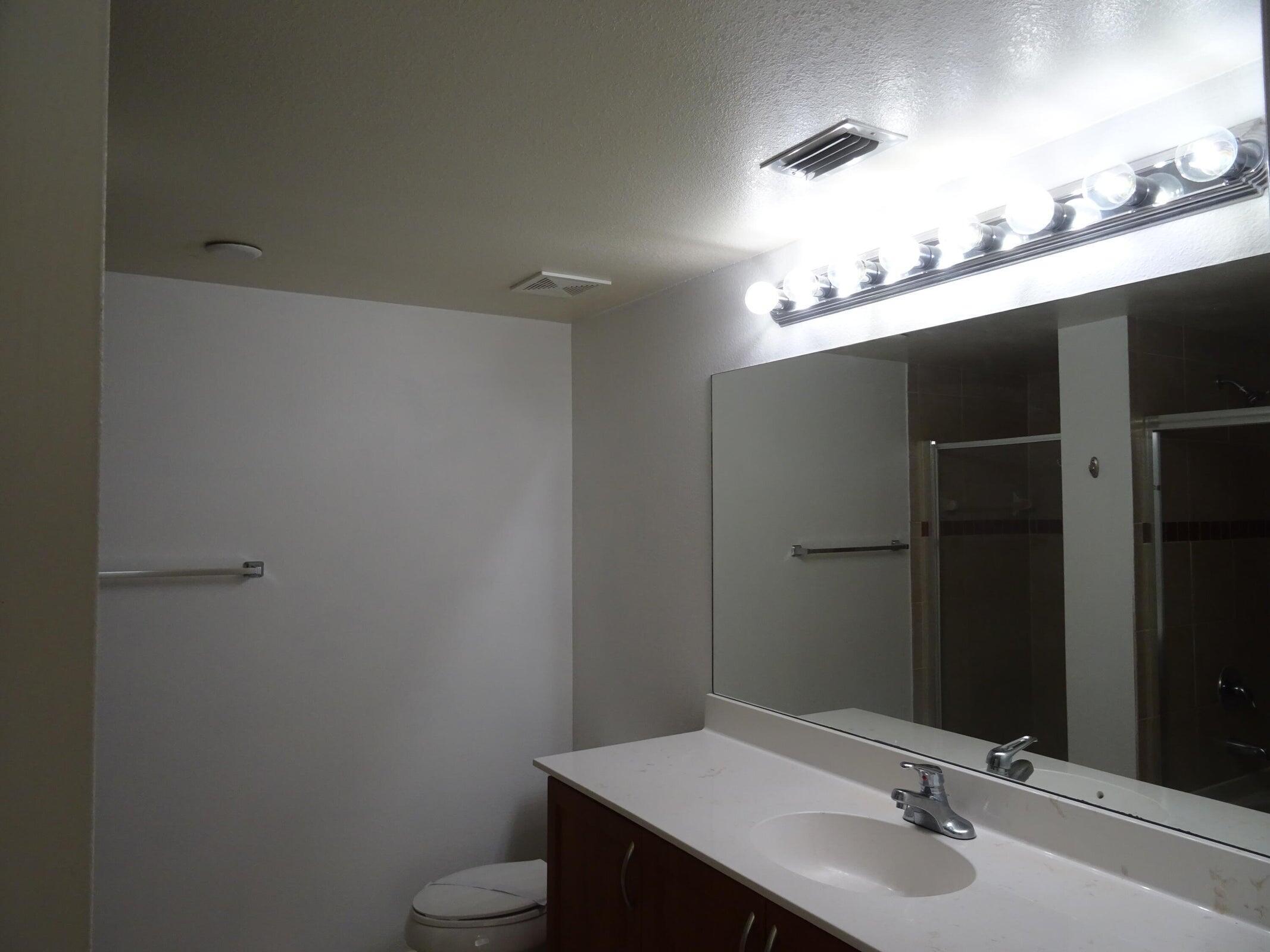 VILLAS AT EMERALD DUNES CONDO - Residential Lease