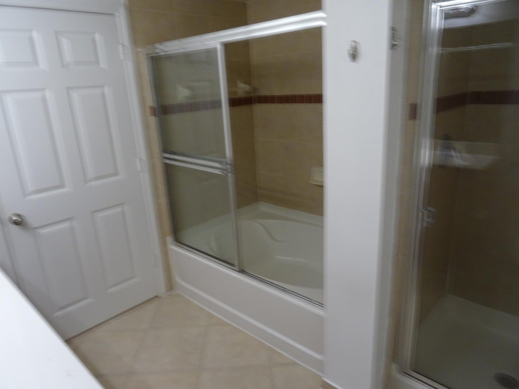 VILLAS AT EMERALD DUNES CONDO - Residential Lease