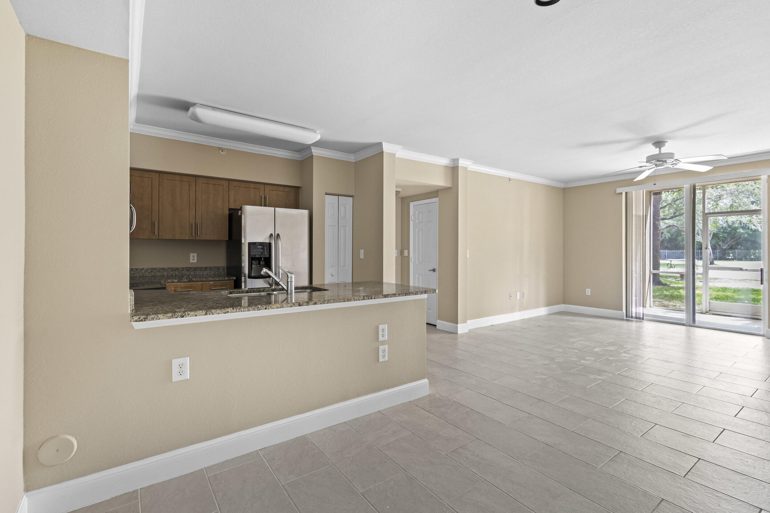 VILLAS AT EMERALD DUNES CONDO - Residential Lease
