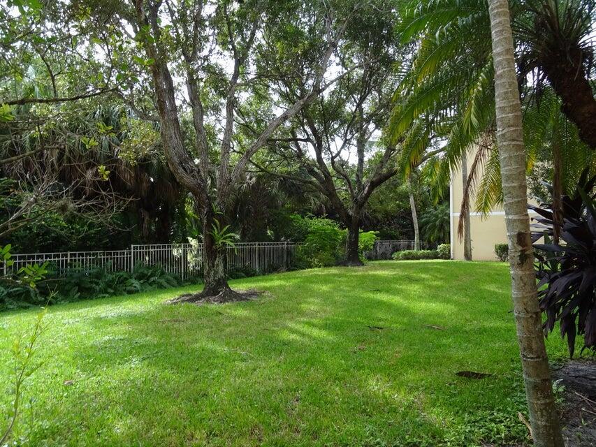 VILLAS AT EMERALD DUNES CONDO - Residential Lease
