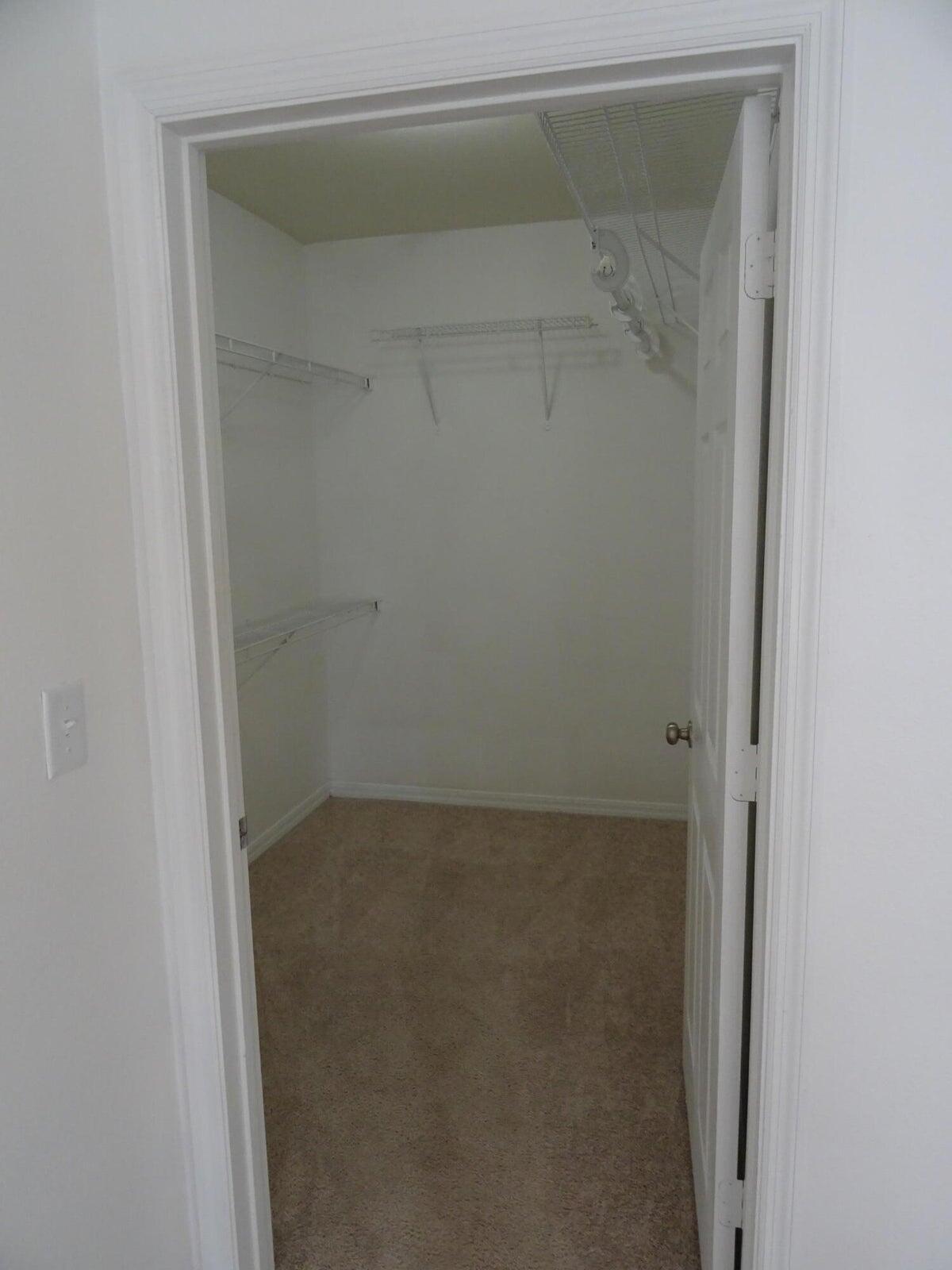 VILLAS AT EMERALD DUNES CONDO - Residential Lease