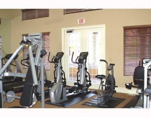 VILLAS AT EMERALD DUNES CONDO - Residential Lease