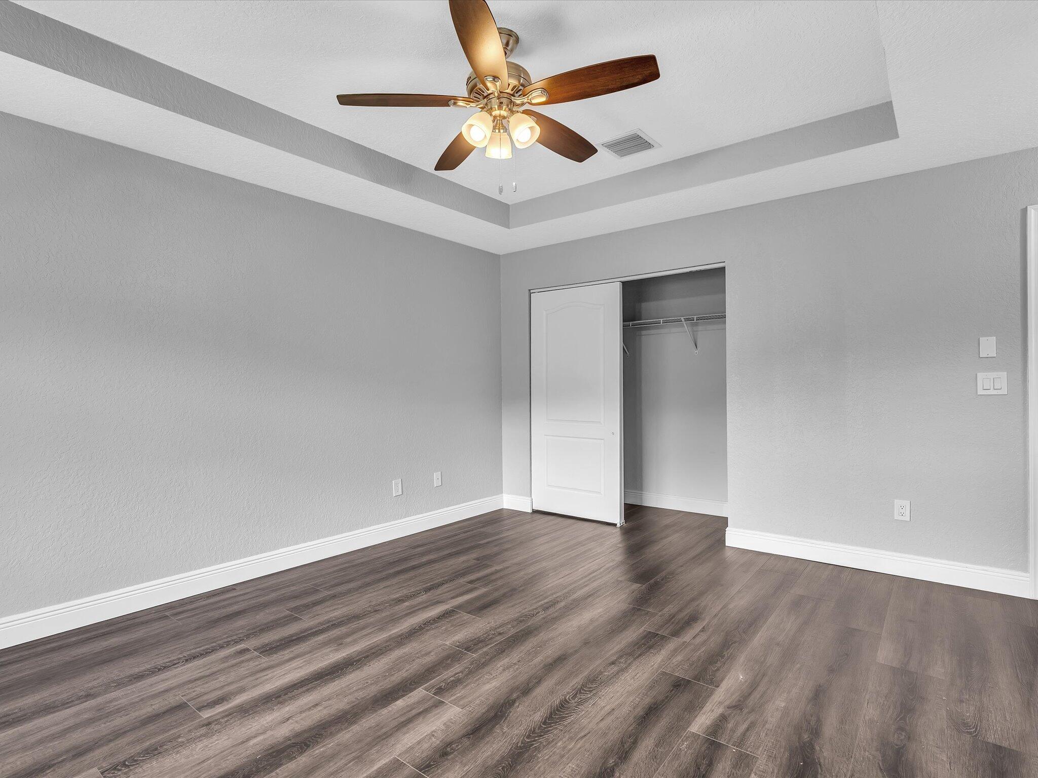 COLONY LAKE - Residential