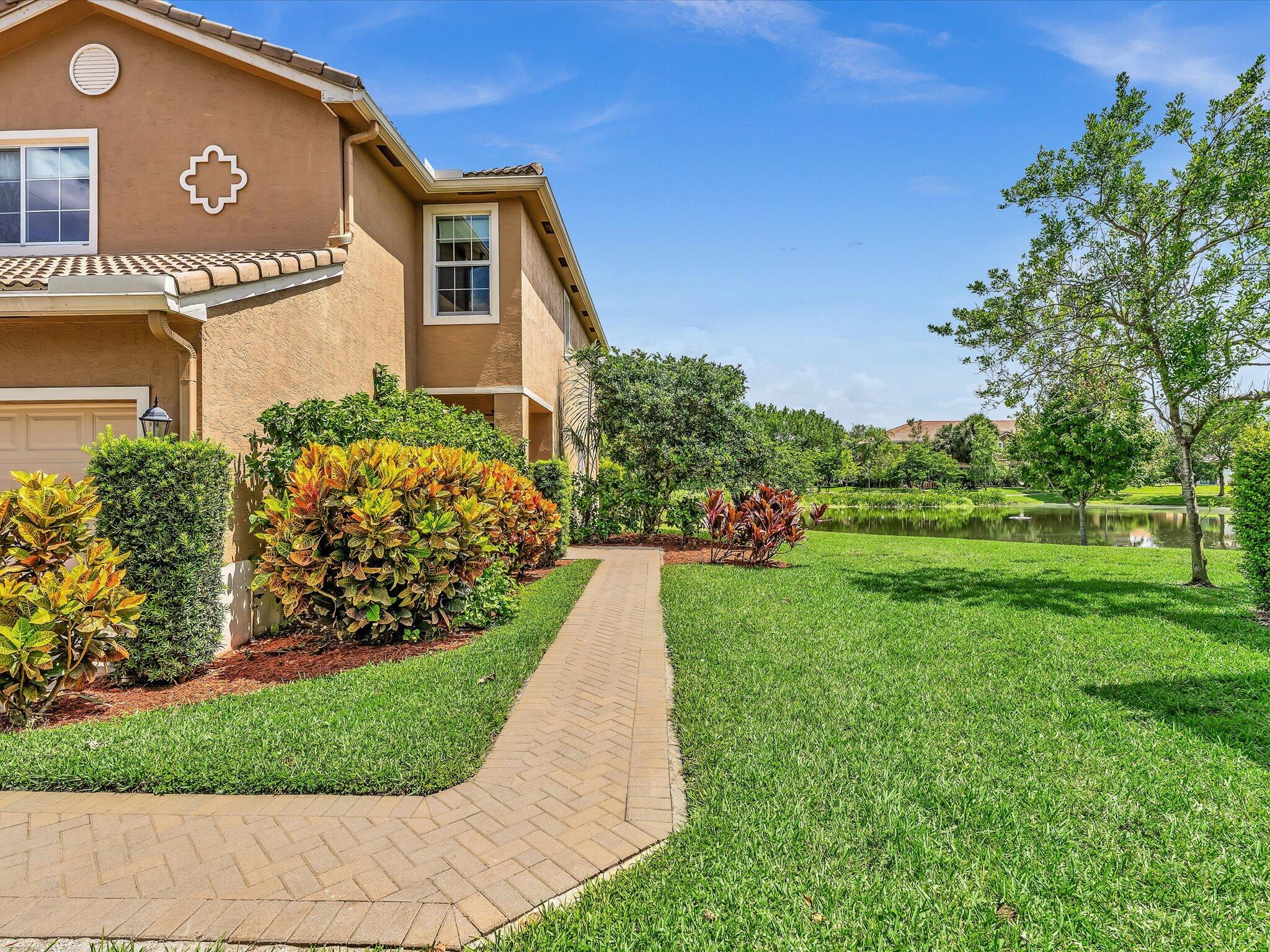 COLONY LAKE - Residential