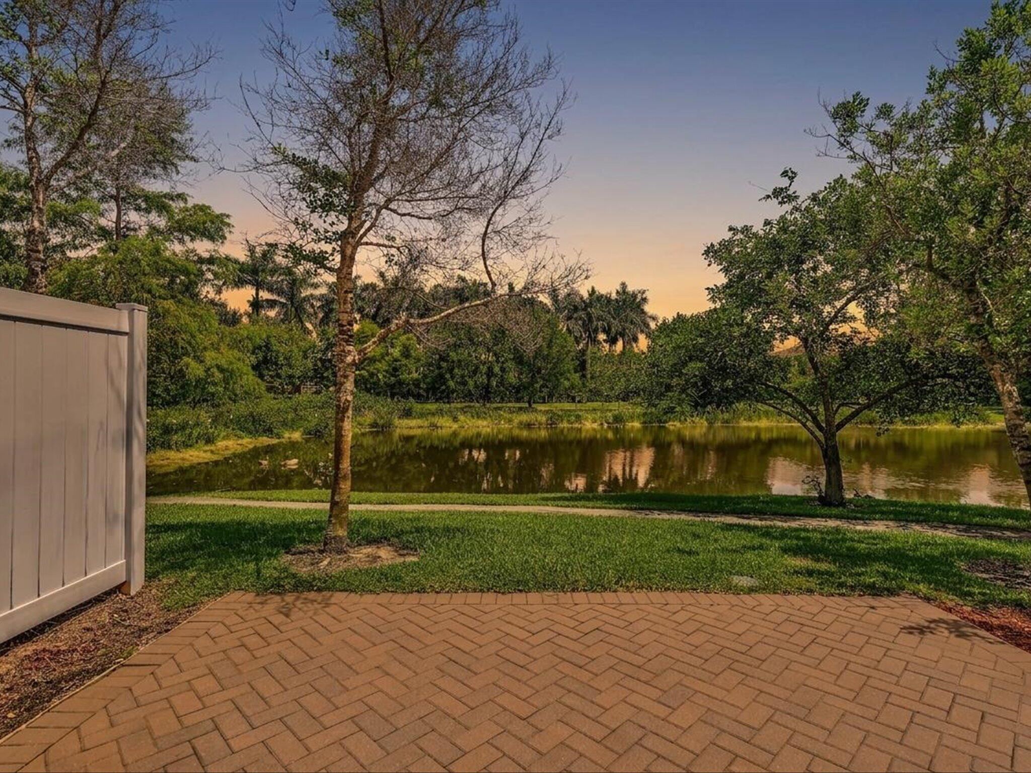 COLONY LAKE - Residential
