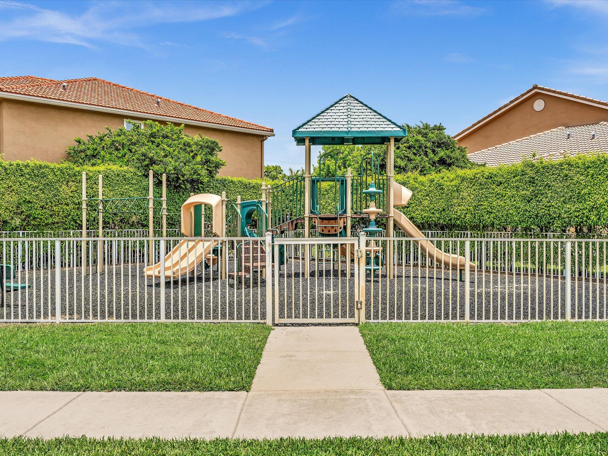 COLONY LAKE - Residential