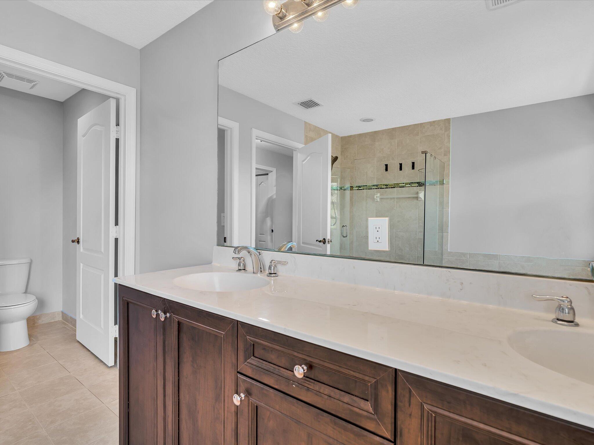 COLONY LAKE - Residential