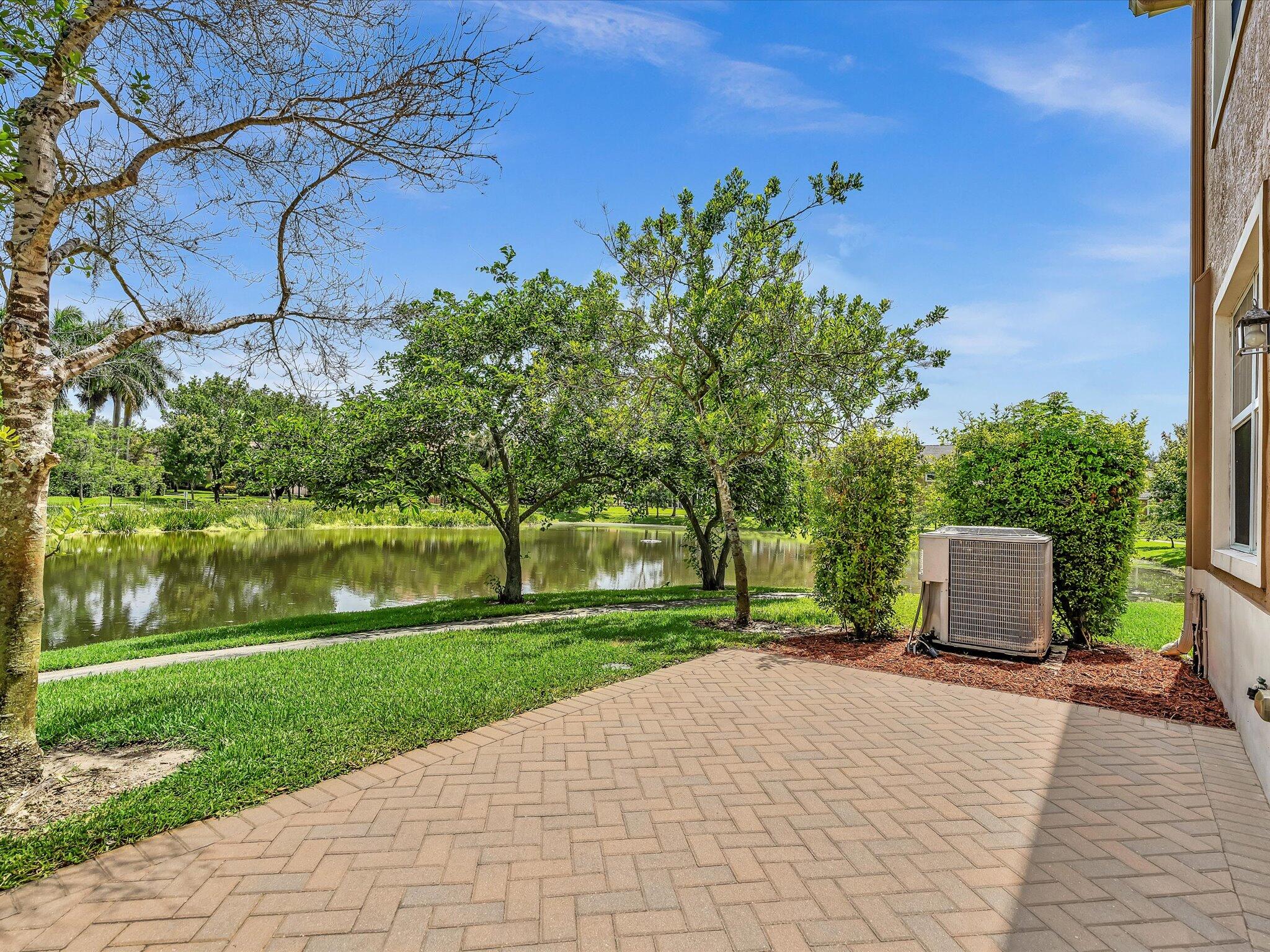 COLONY LAKE - Residential