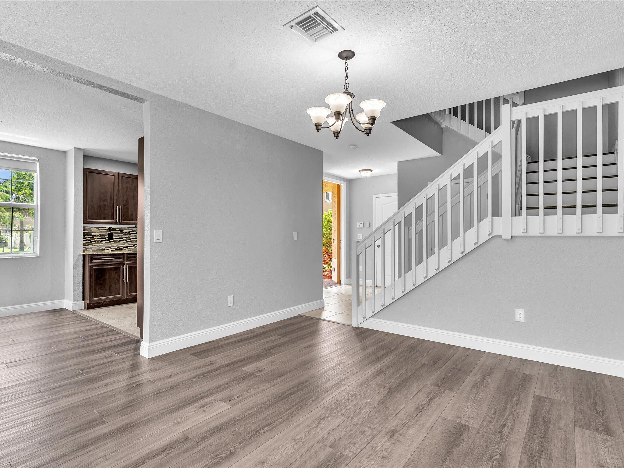 COLONY LAKE - Residential