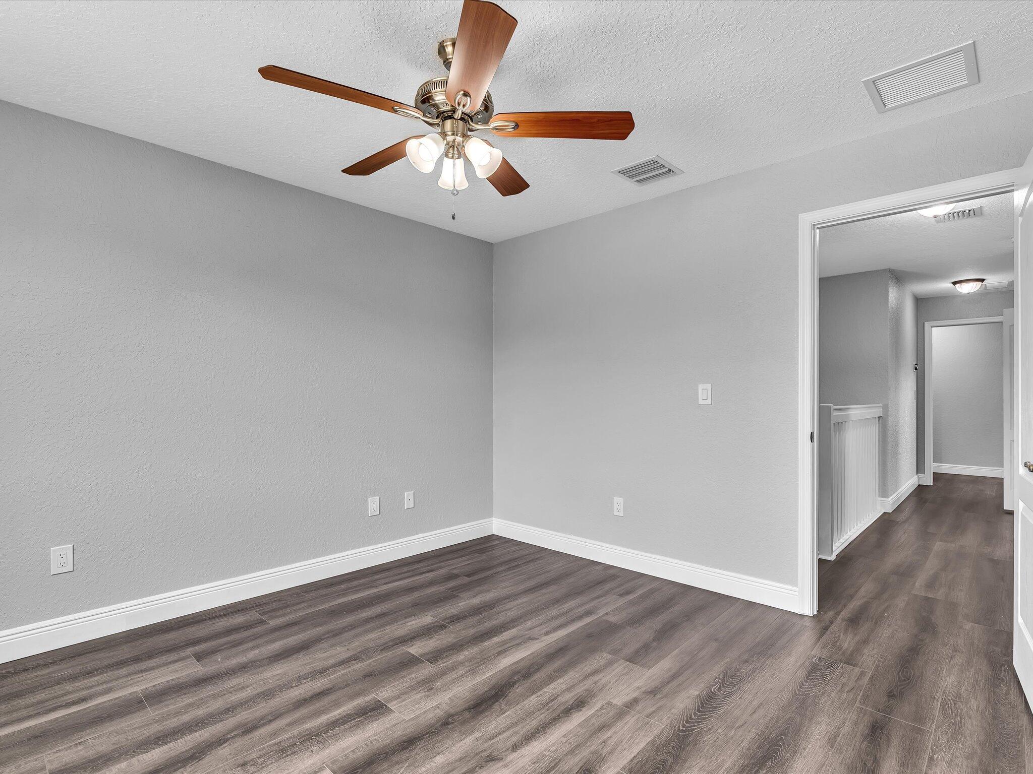 COLONY LAKE - Residential