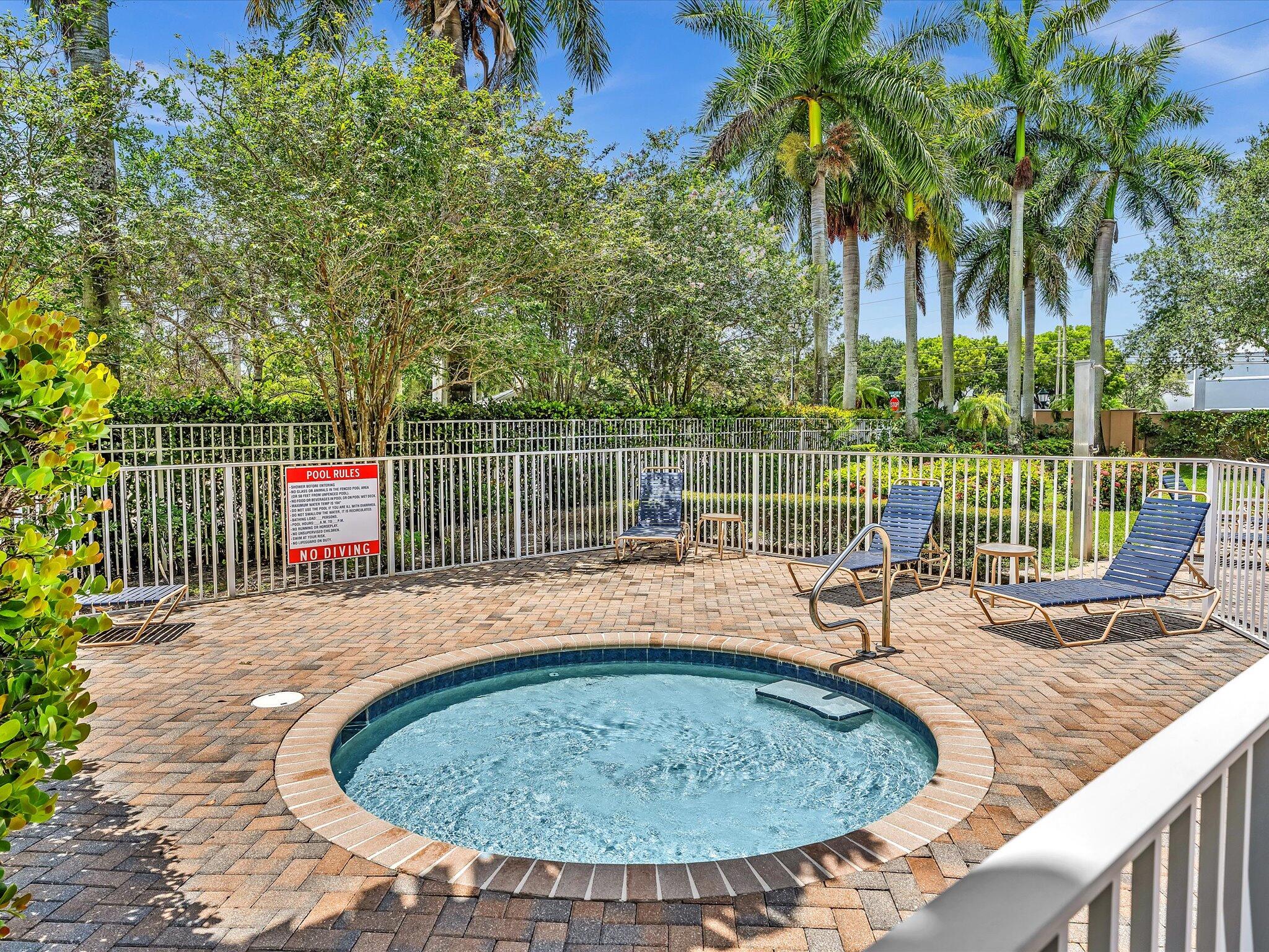 COLONY LAKE - Residential