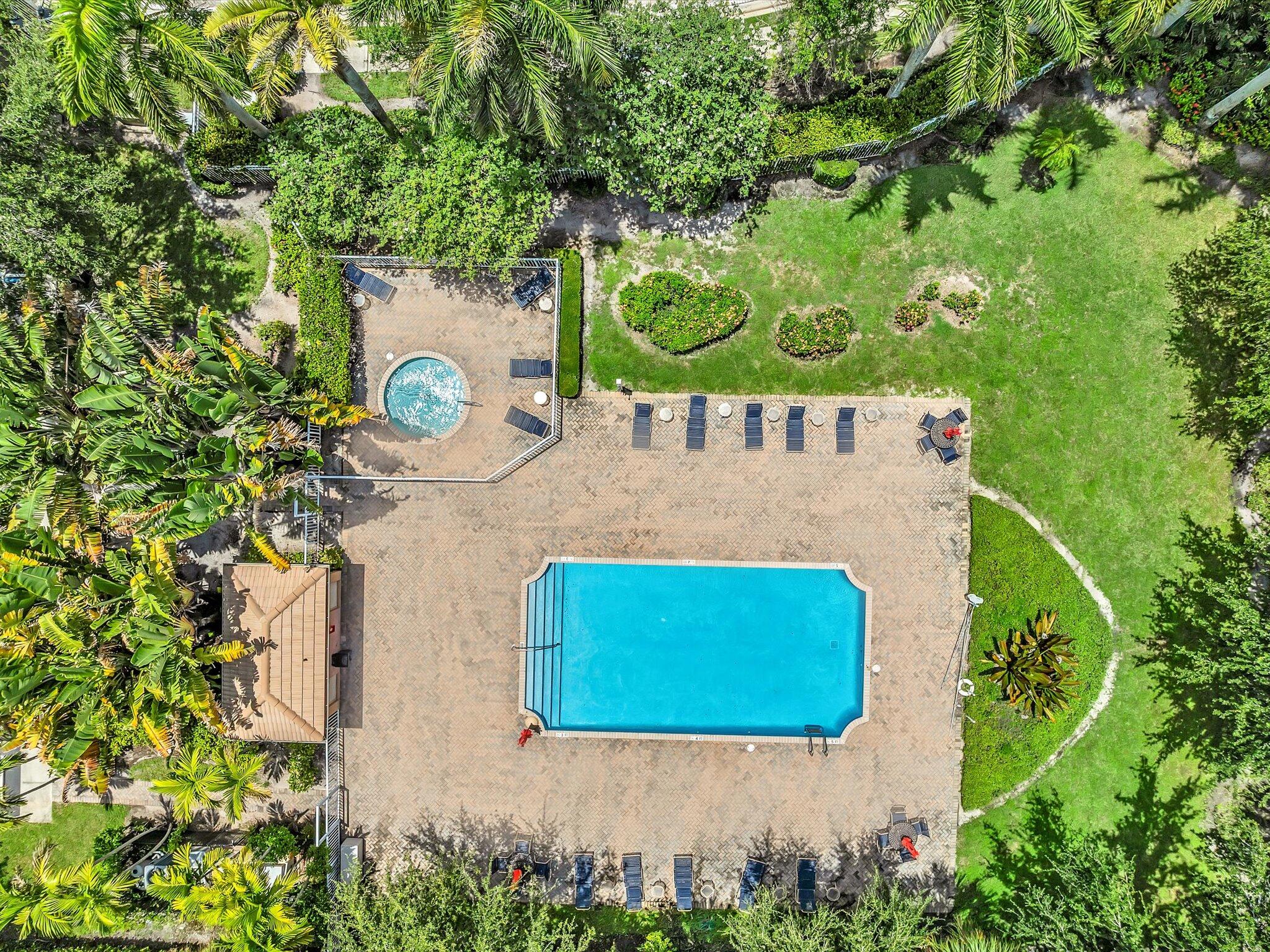 COLONY LAKE - Residential