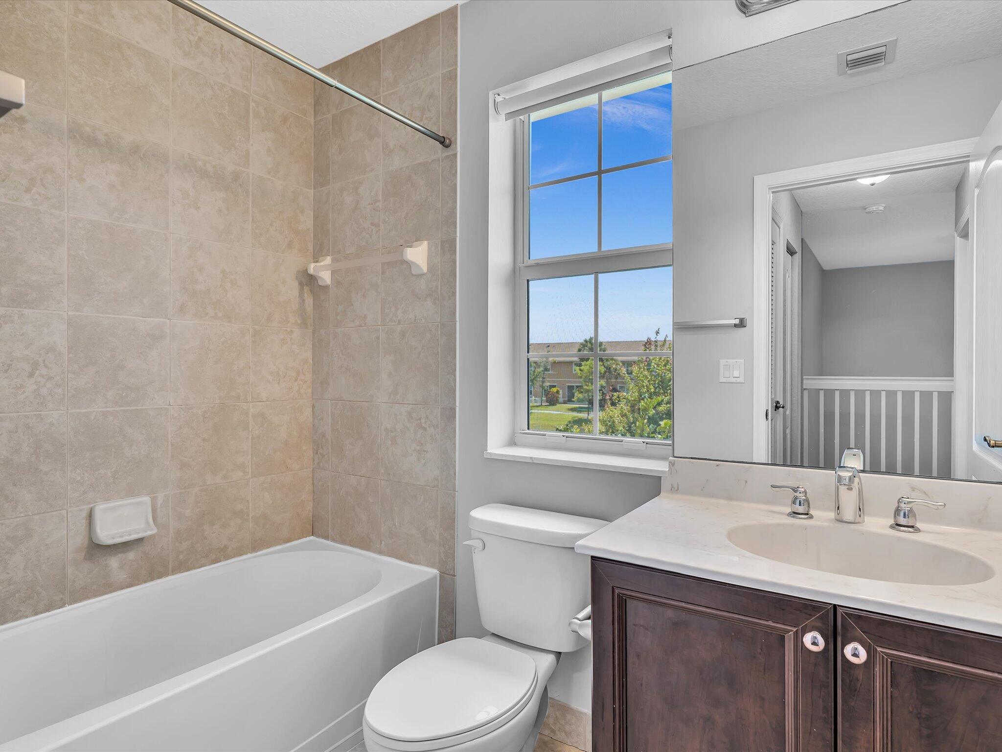 COLONY LAKE - Residential