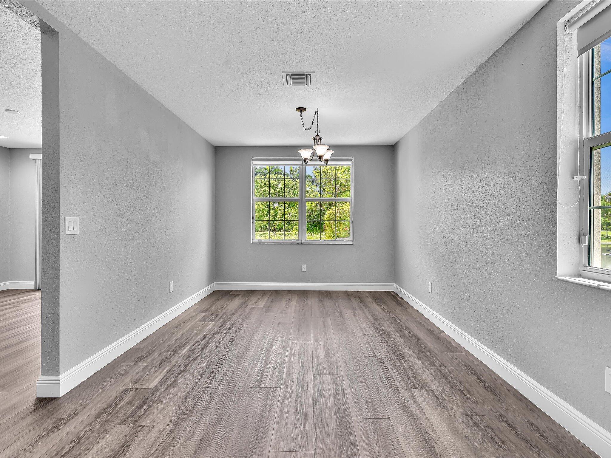 COLONY LAKE - Residential
