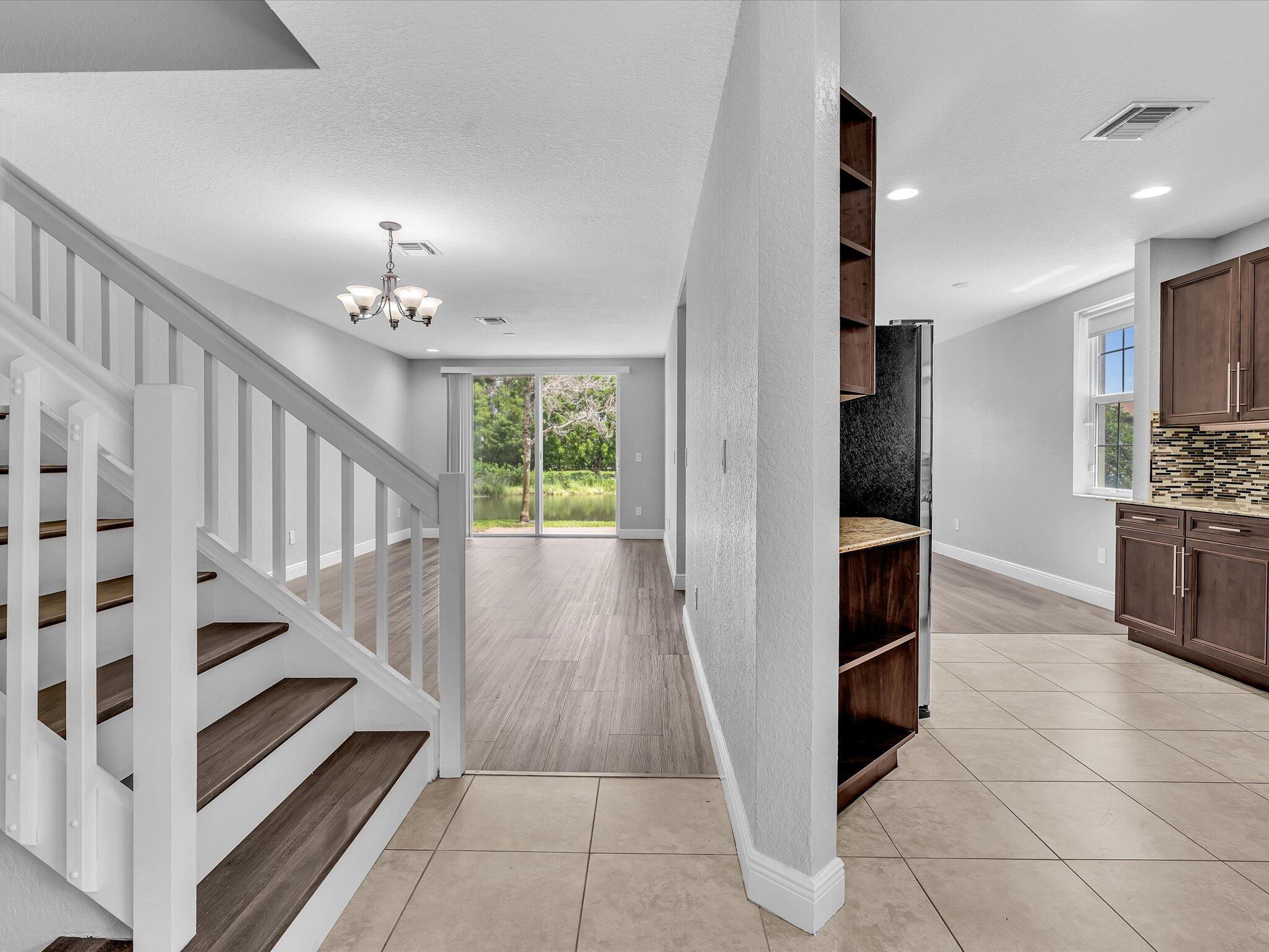 COLONY LAKE - Residential