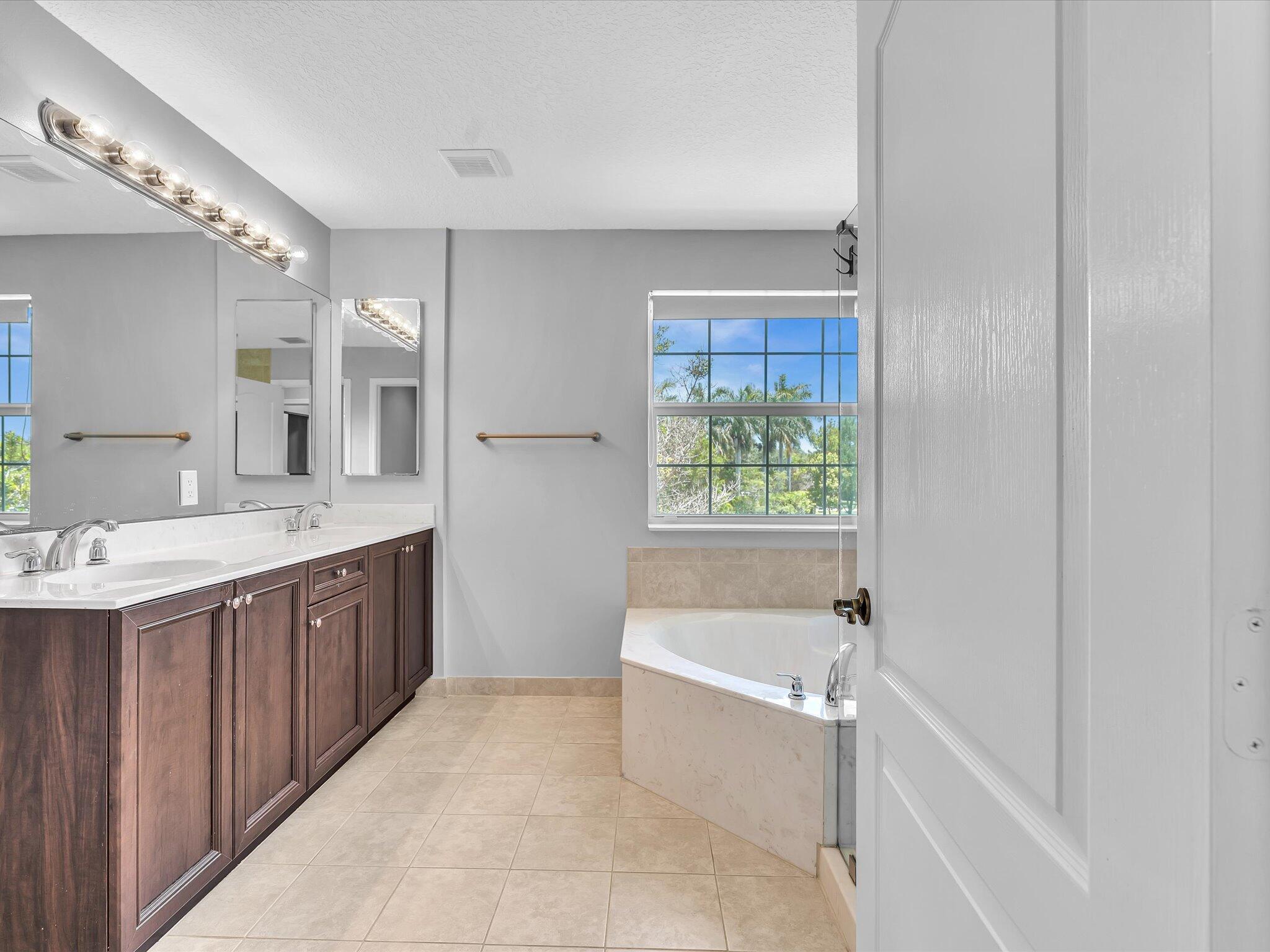 COLONY LAKE - Residential