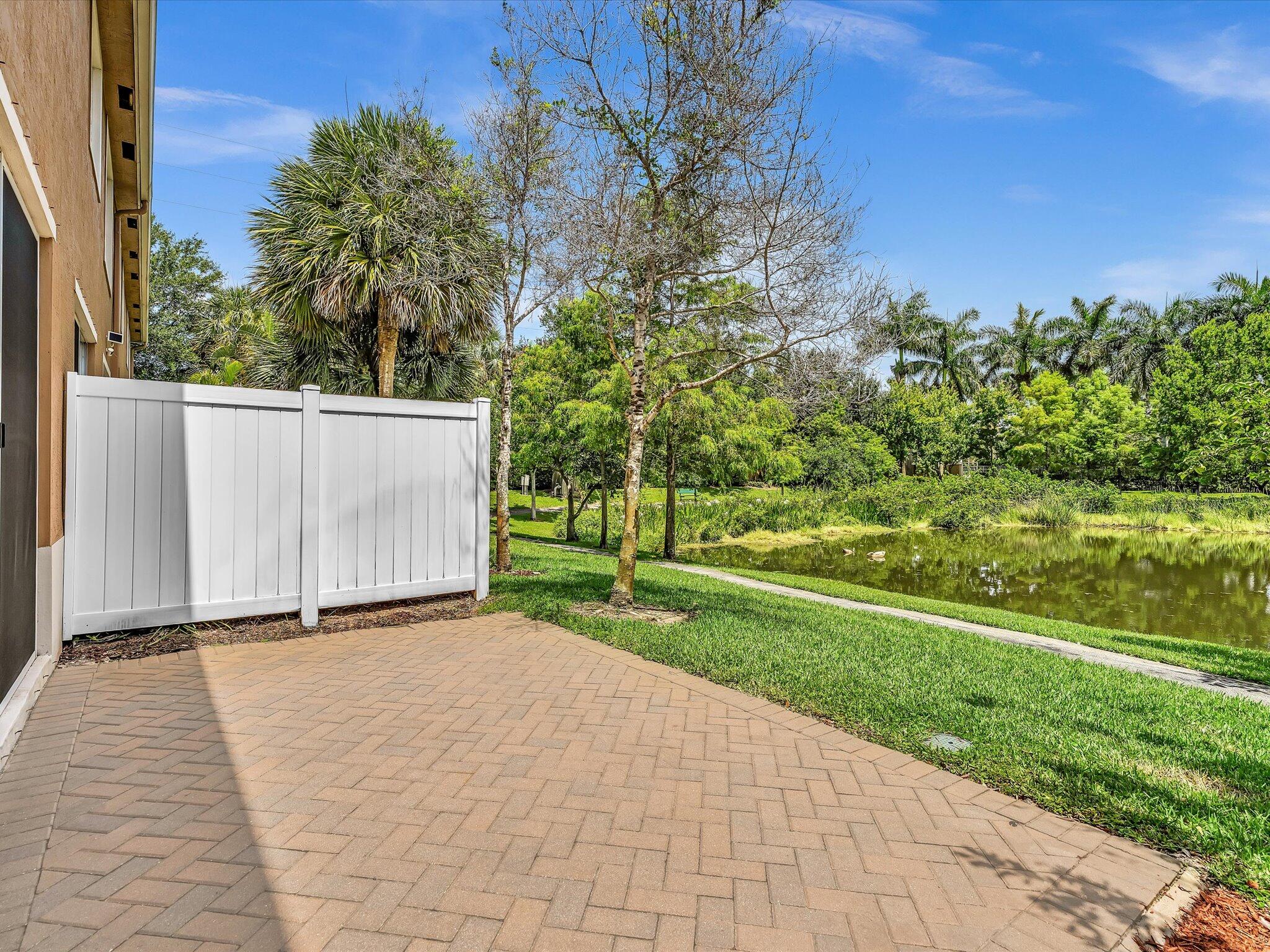 COLONY LAKE - Residential