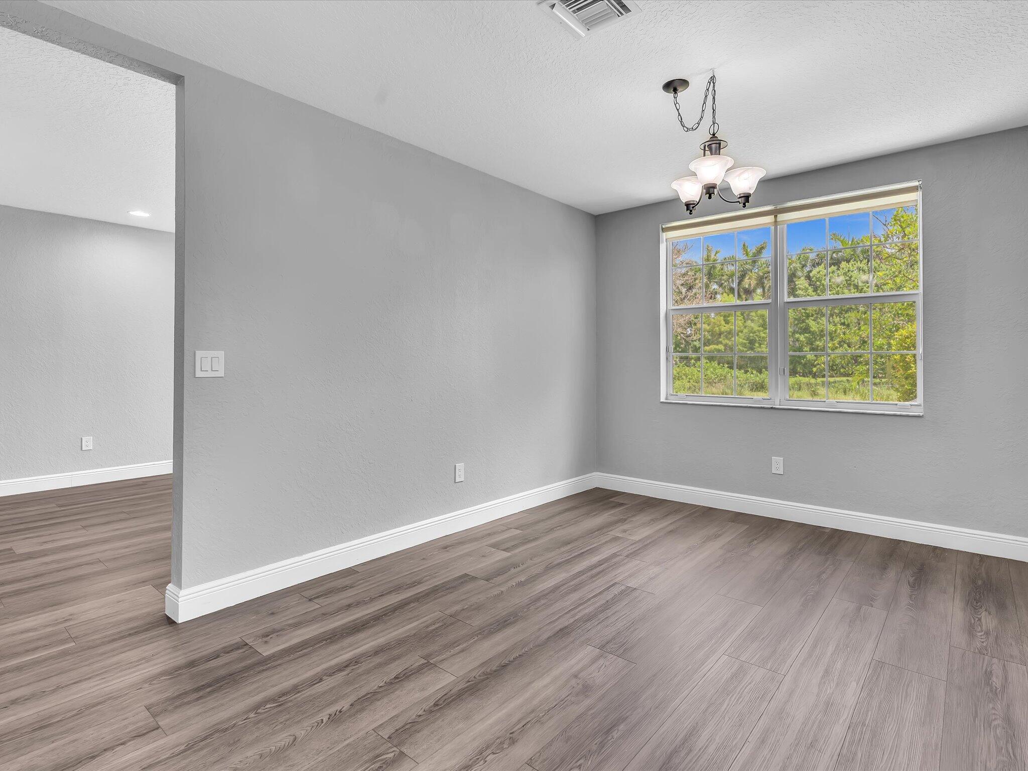 COLONY LAKE - Residential