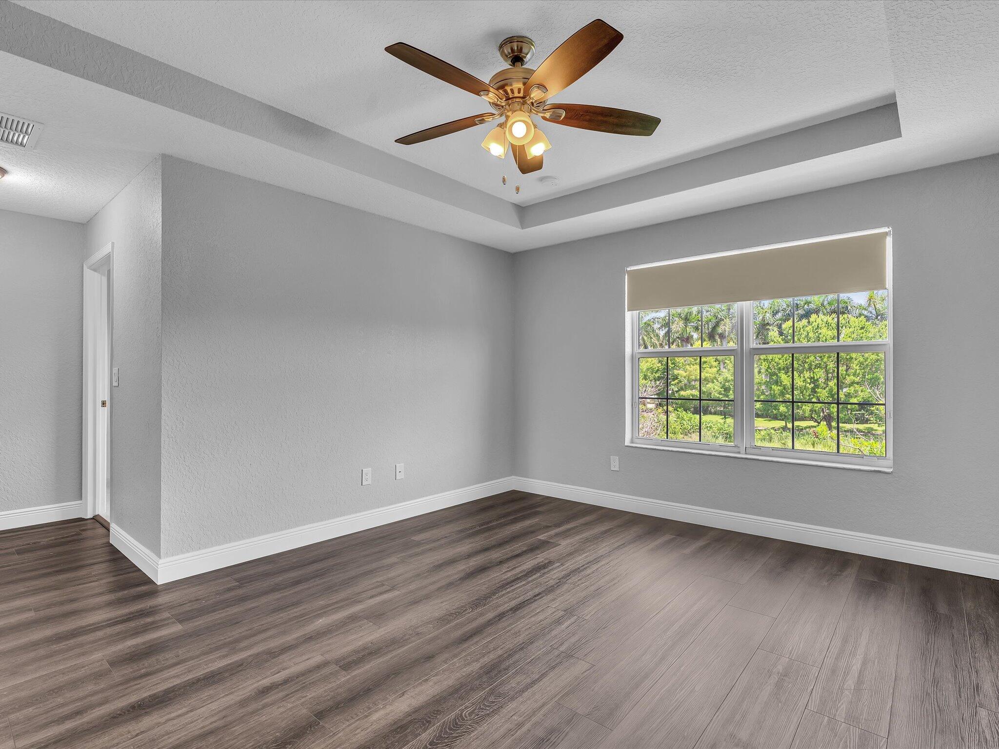 COLONY LAKE - Residential