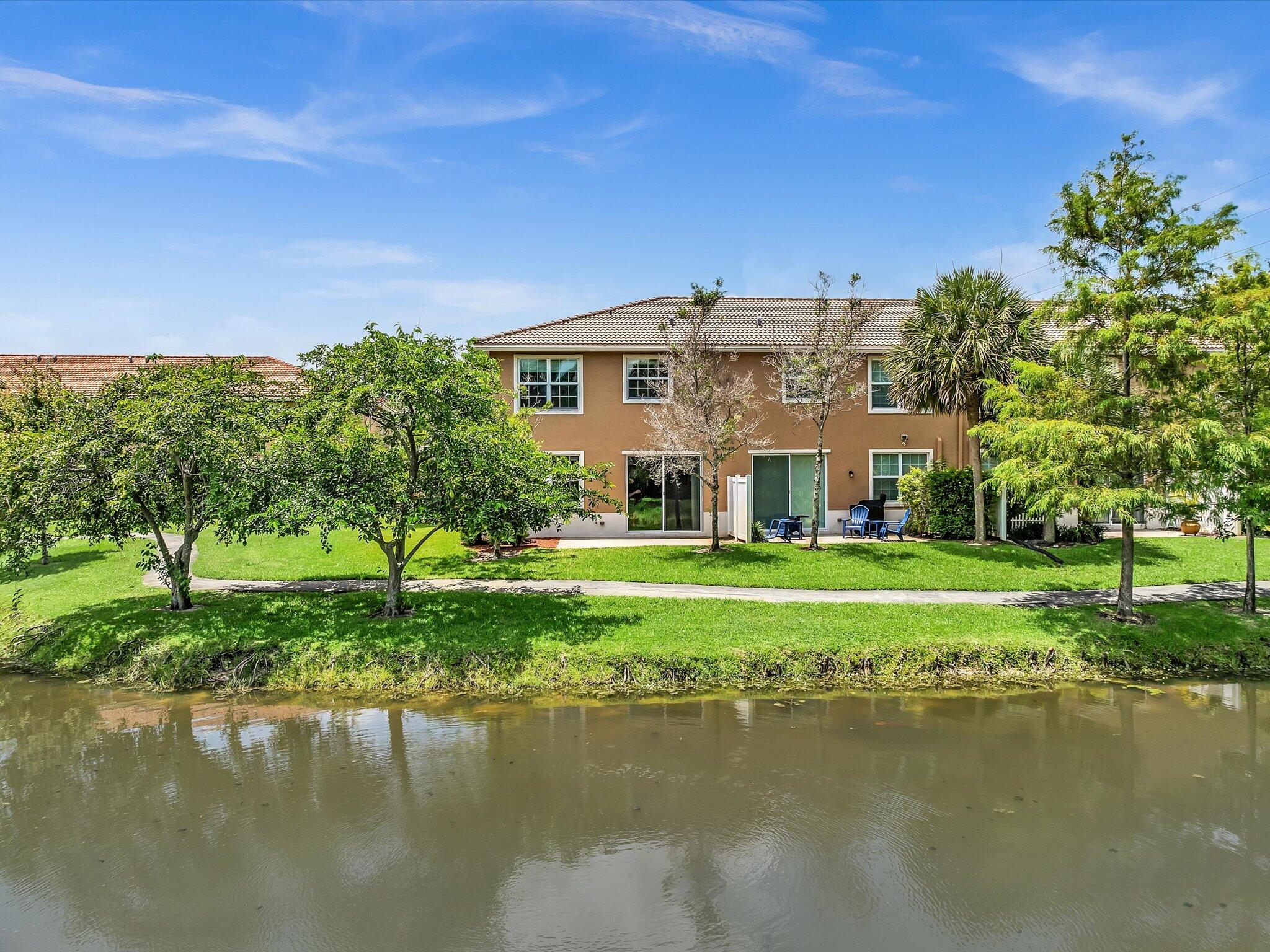 COLONY LAKE - Residential