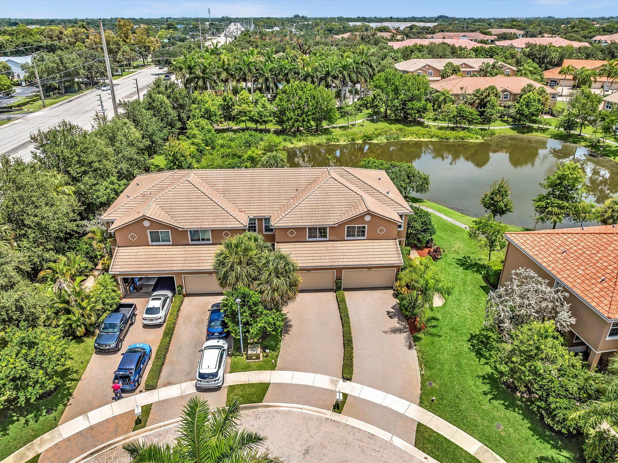 COLONY LAKE - Residential