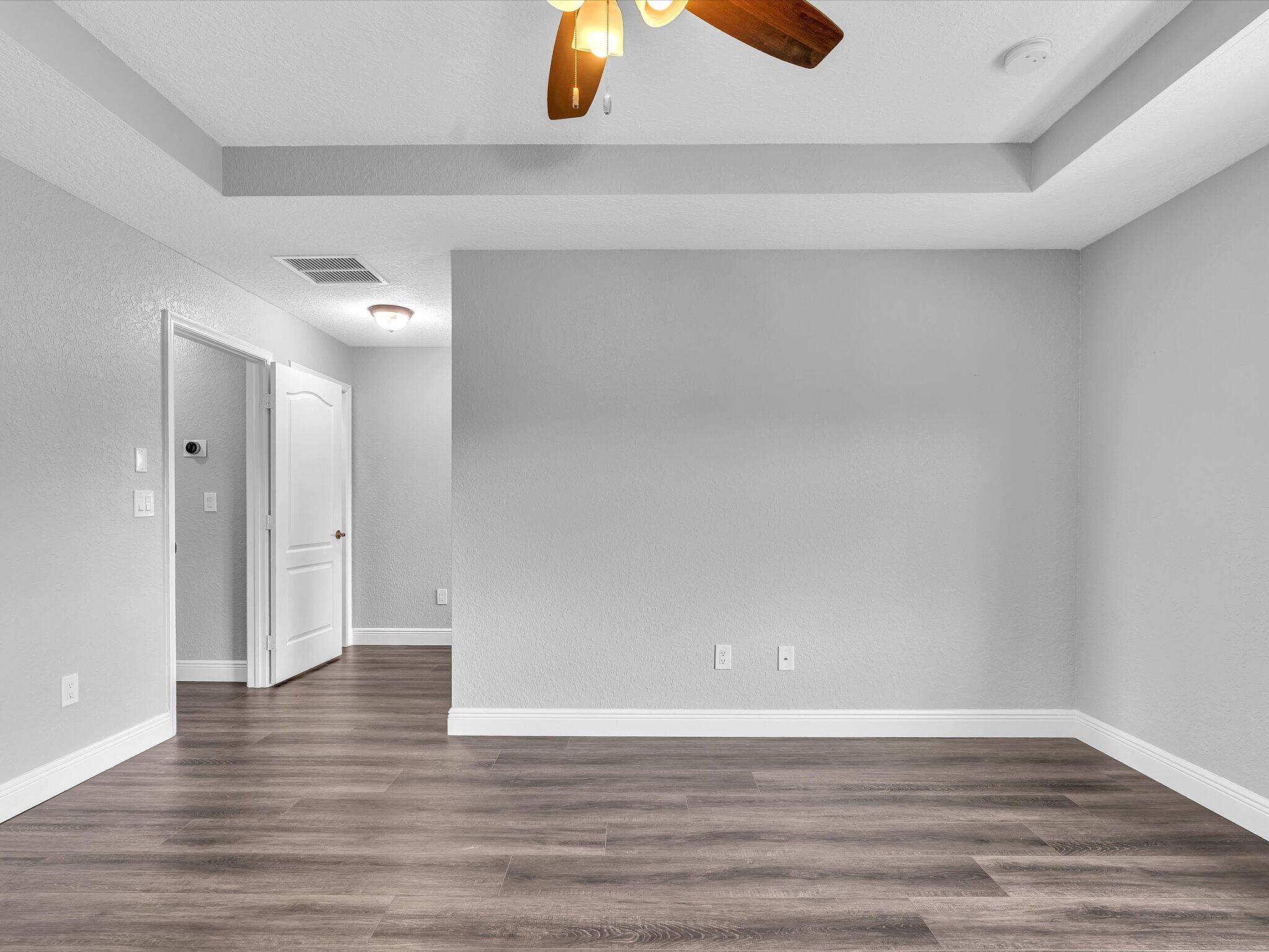 COLONY LAKE - Residential