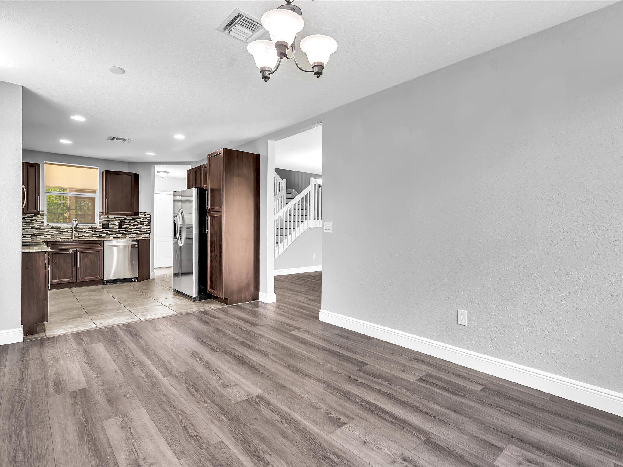 COLONY LAKE - Residential