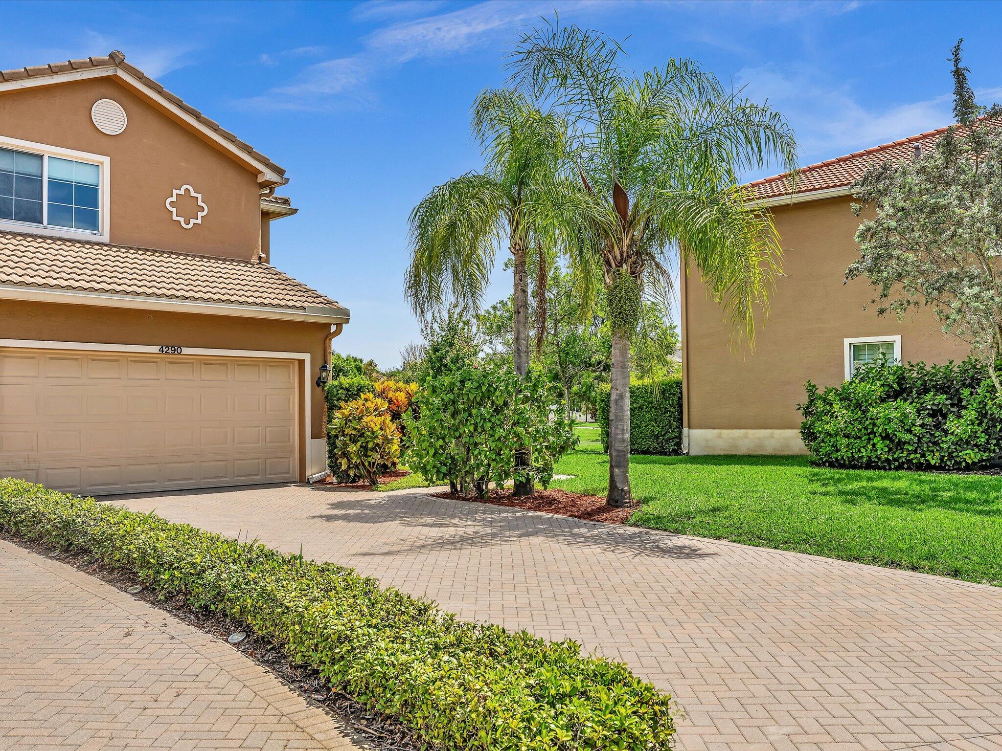 COLONY LAKE - Residential
