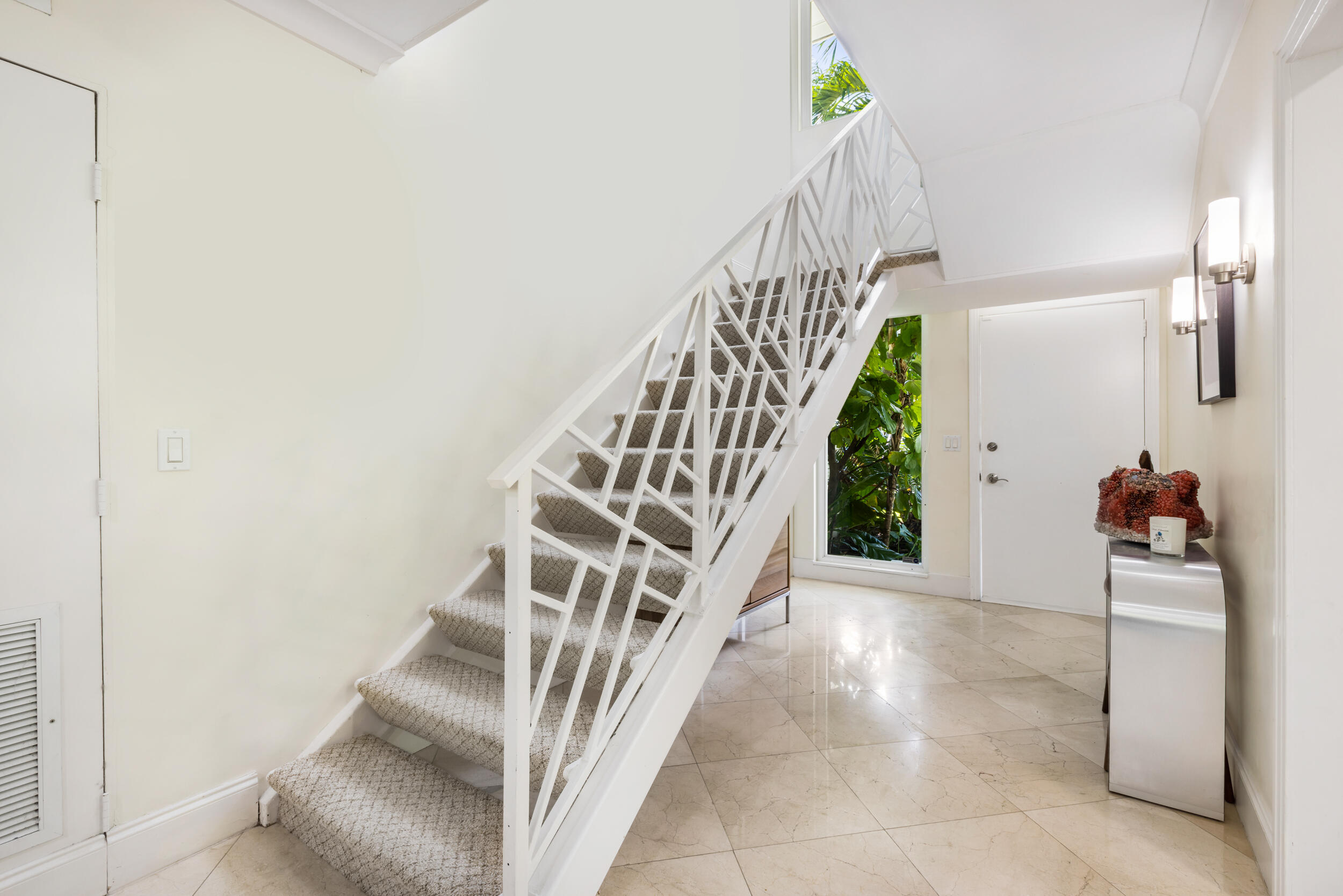 JAMAICA LANE IN - Residential
