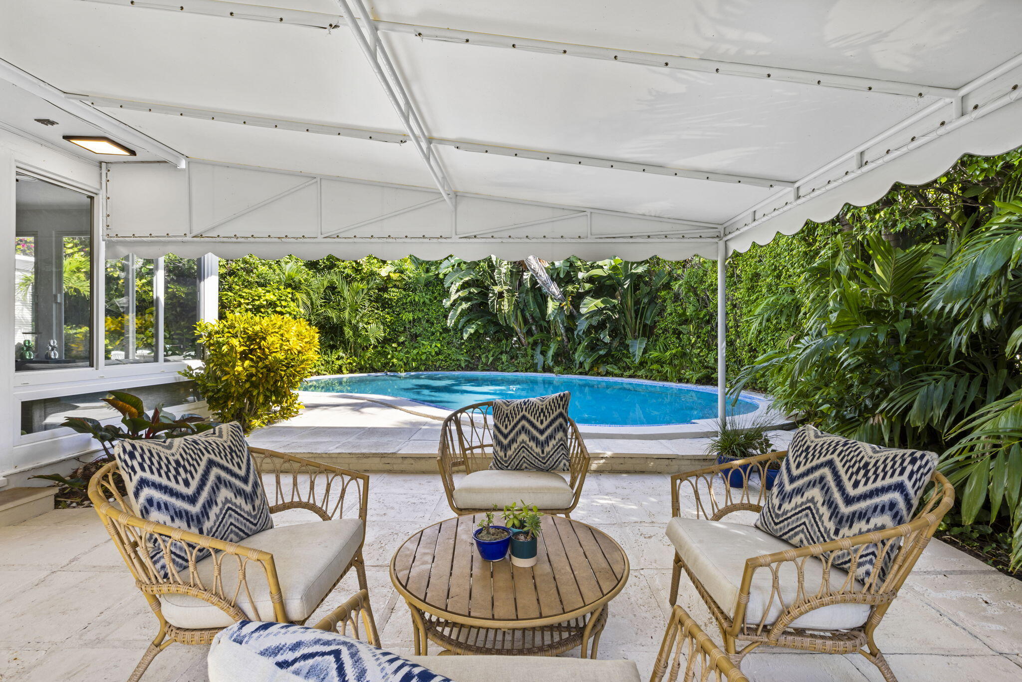 JAMAICA LANE IN - Residential