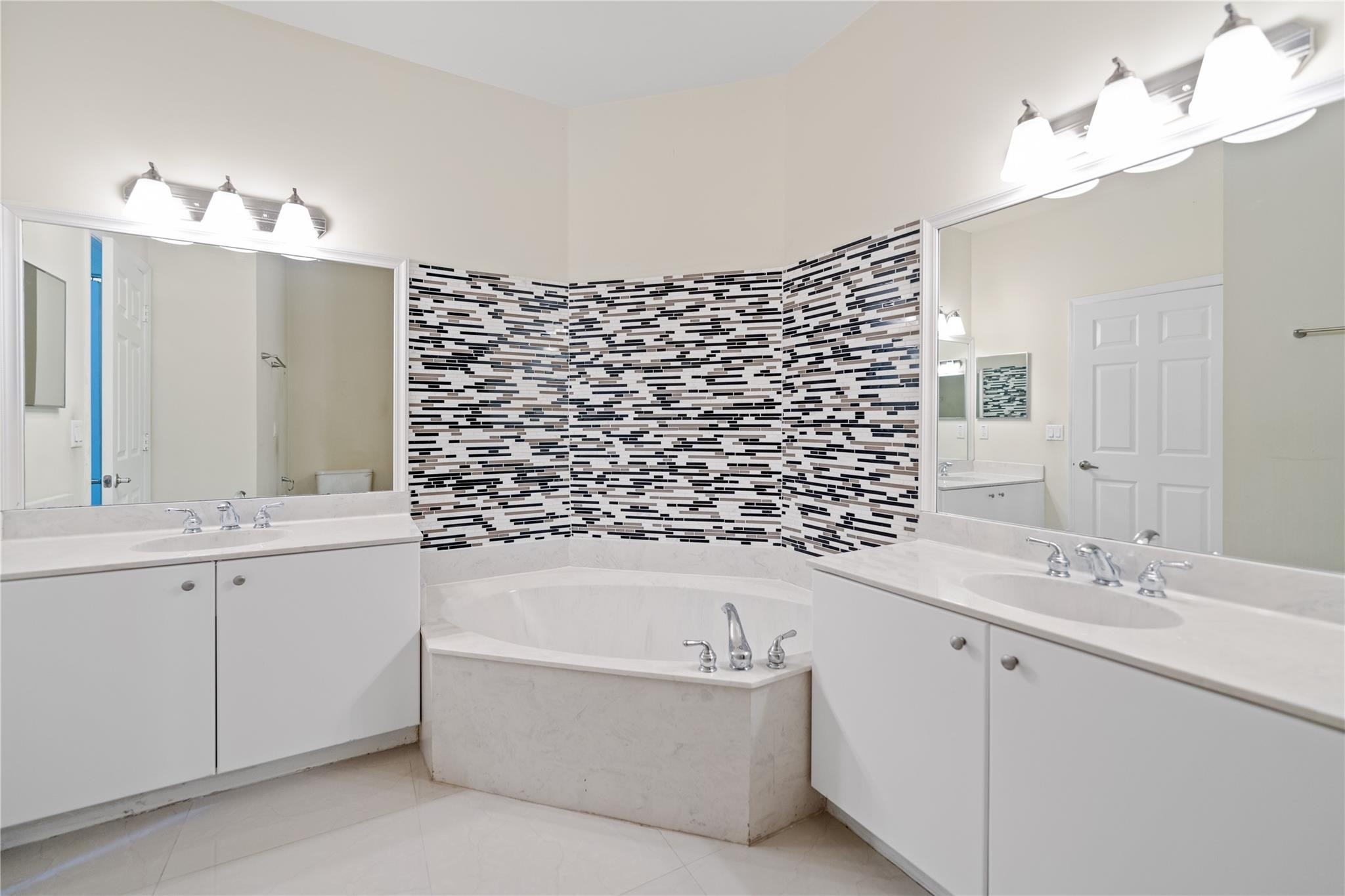 PARKSIDE ESTATES - Residential