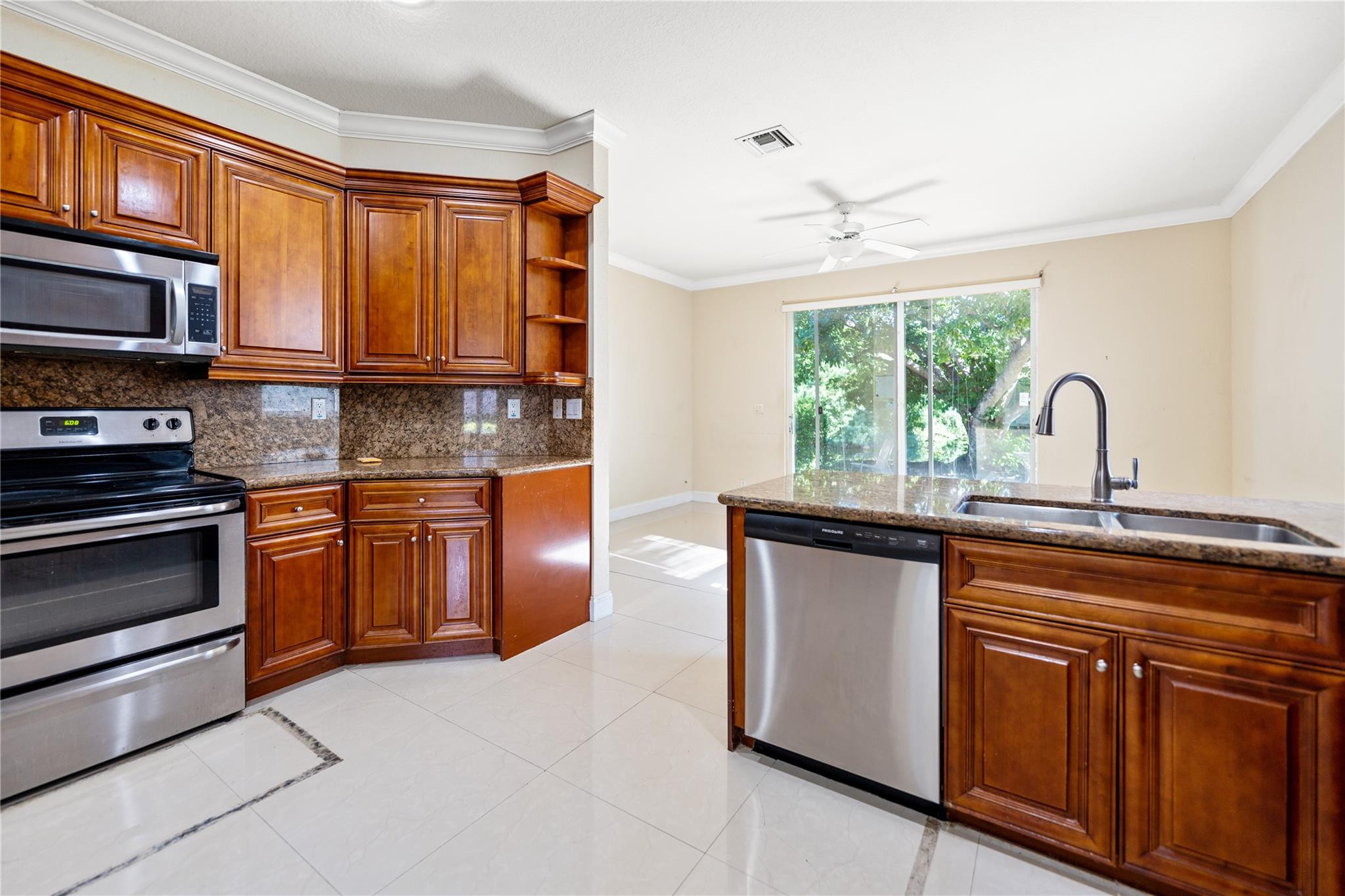 PARKSIDE ESTATES - Residential