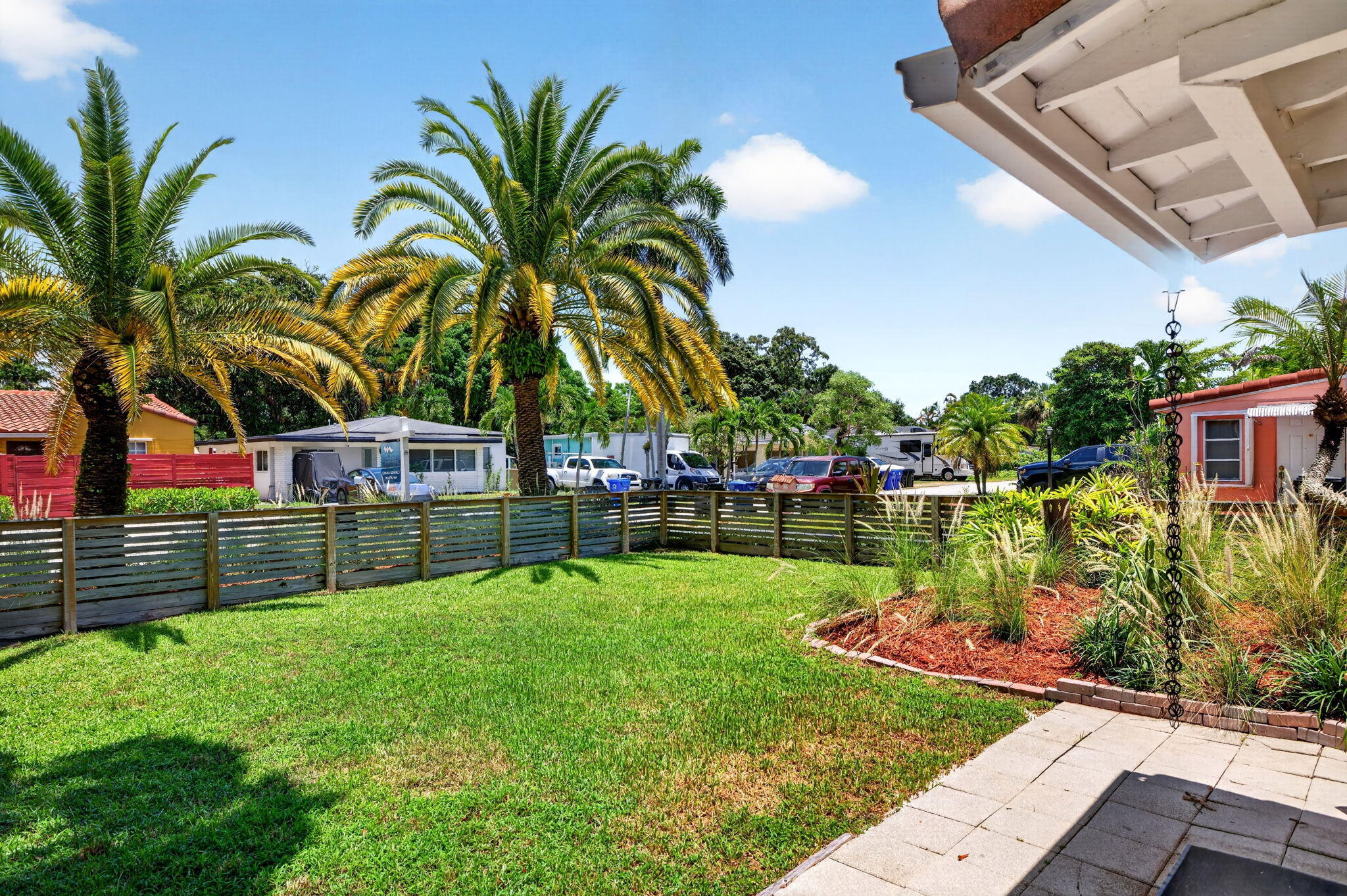 WHITE ACRES - Residential
