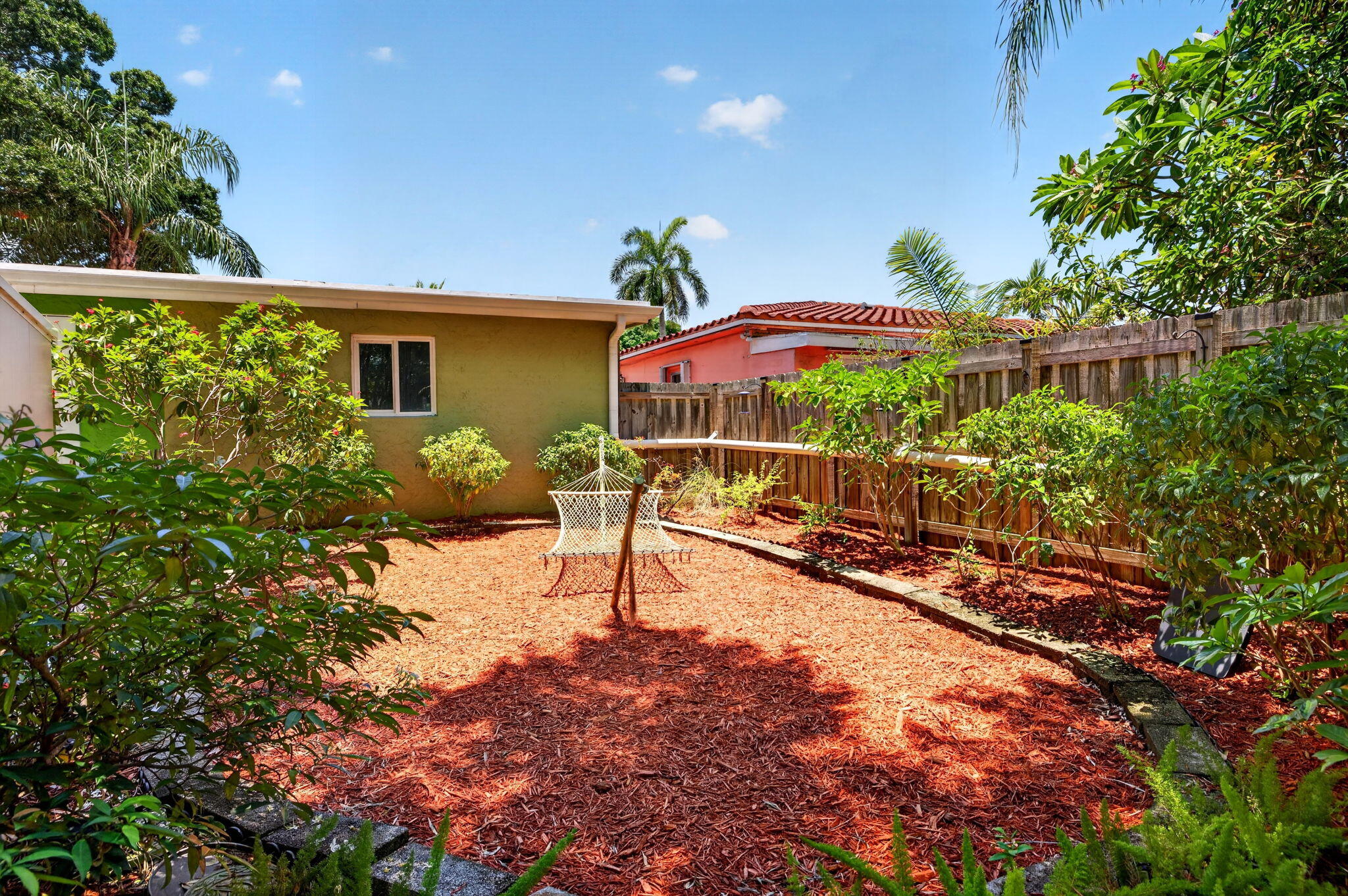 WHITE ACRES - Residential