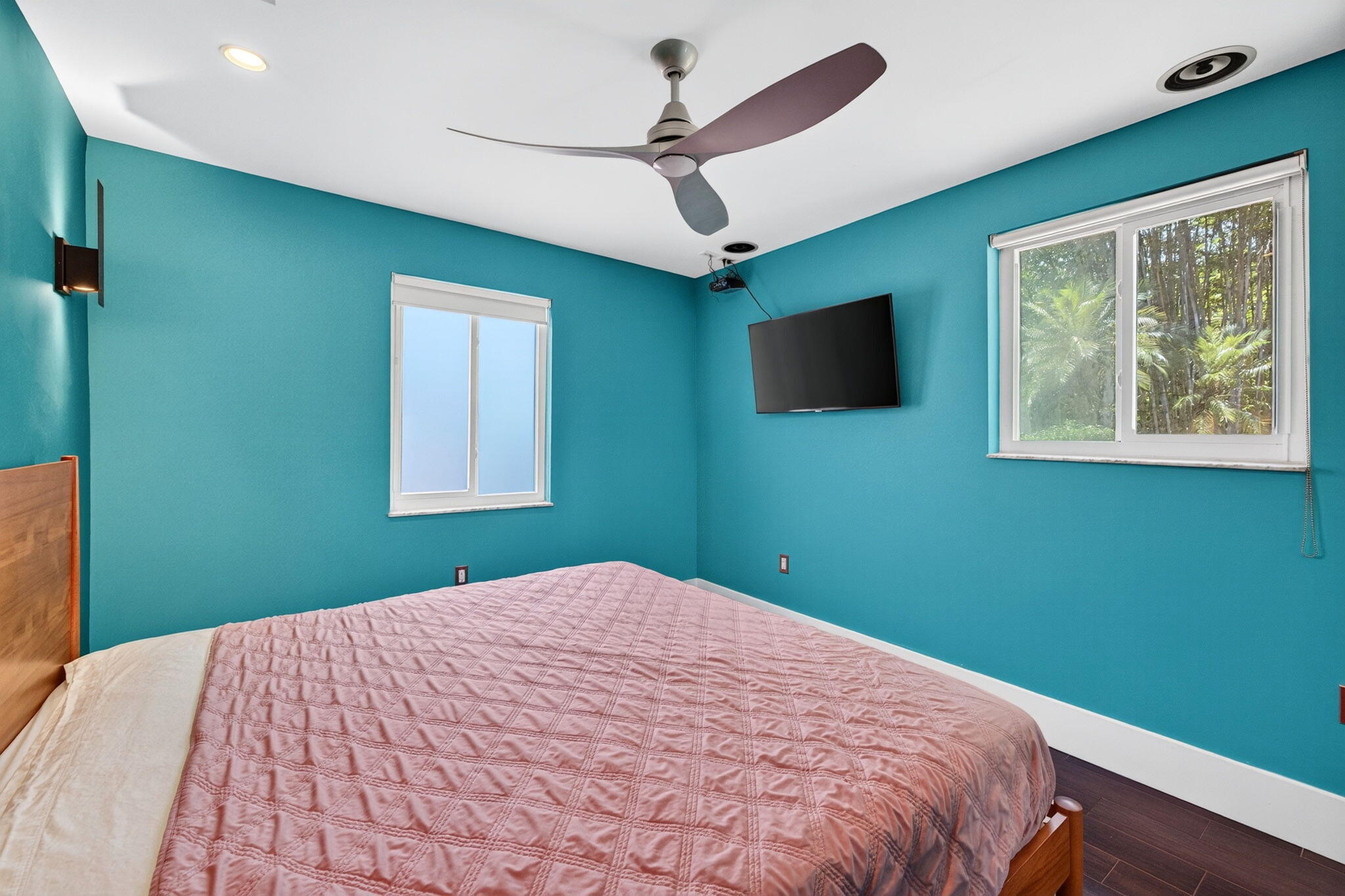 WHITE ACRES - Residential