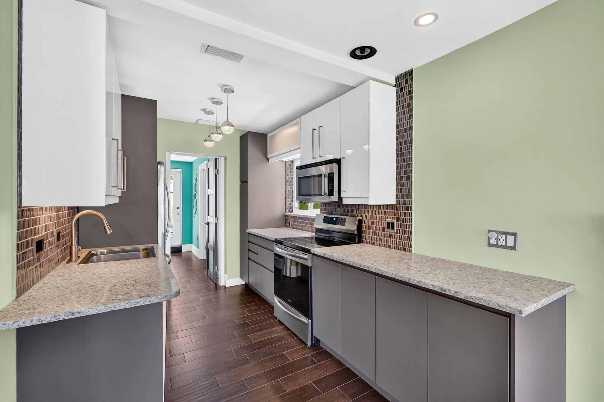 WHITE ACRES - Residential