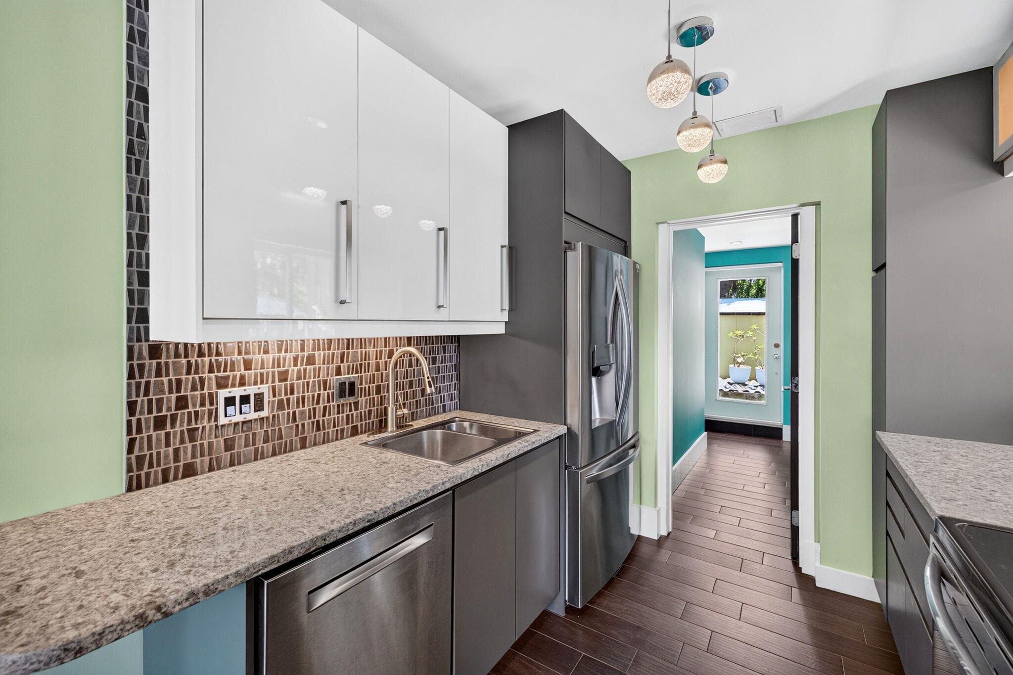 WHITE ACRES - Residential