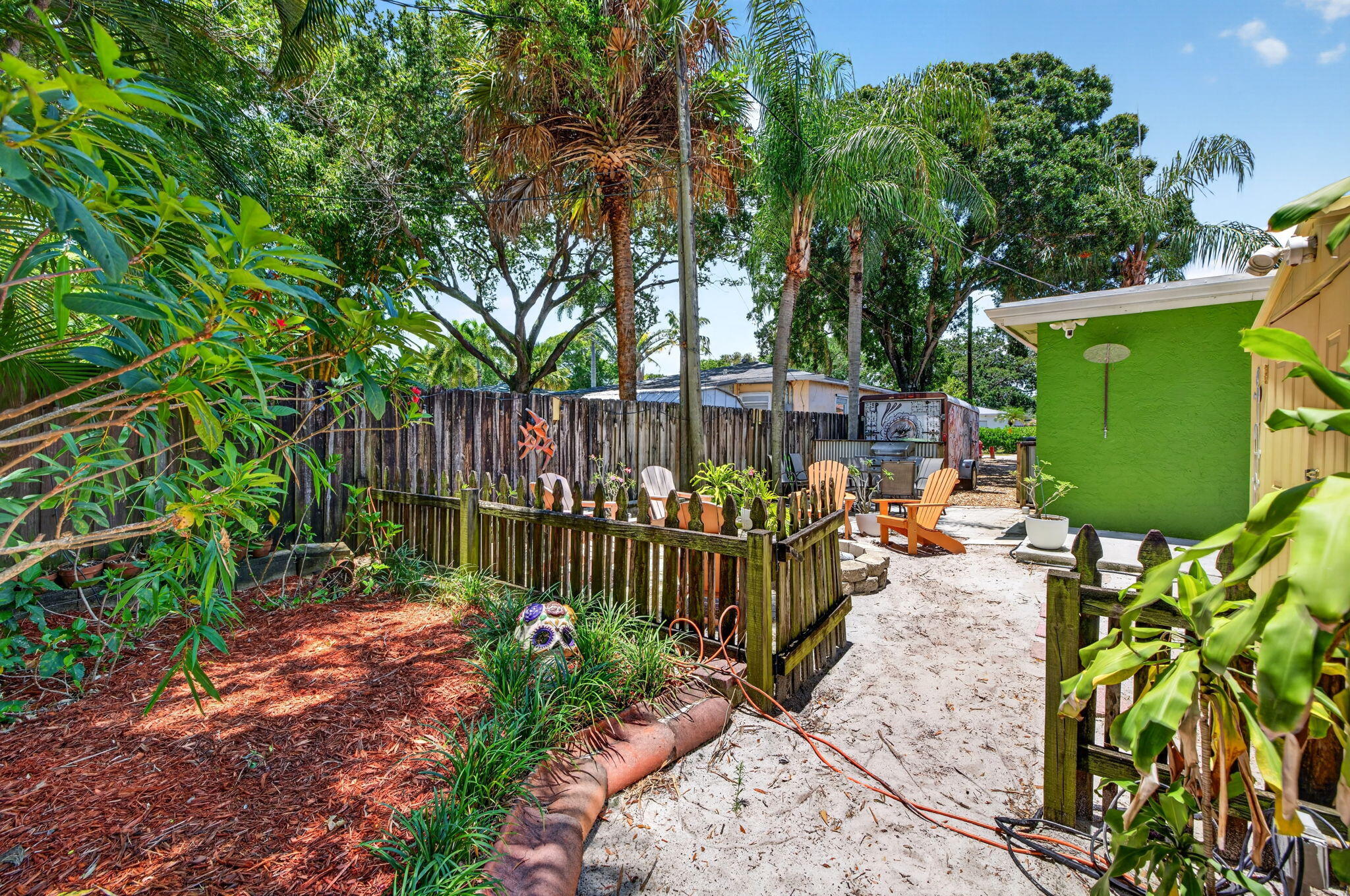 WHITE ACRES - Residential